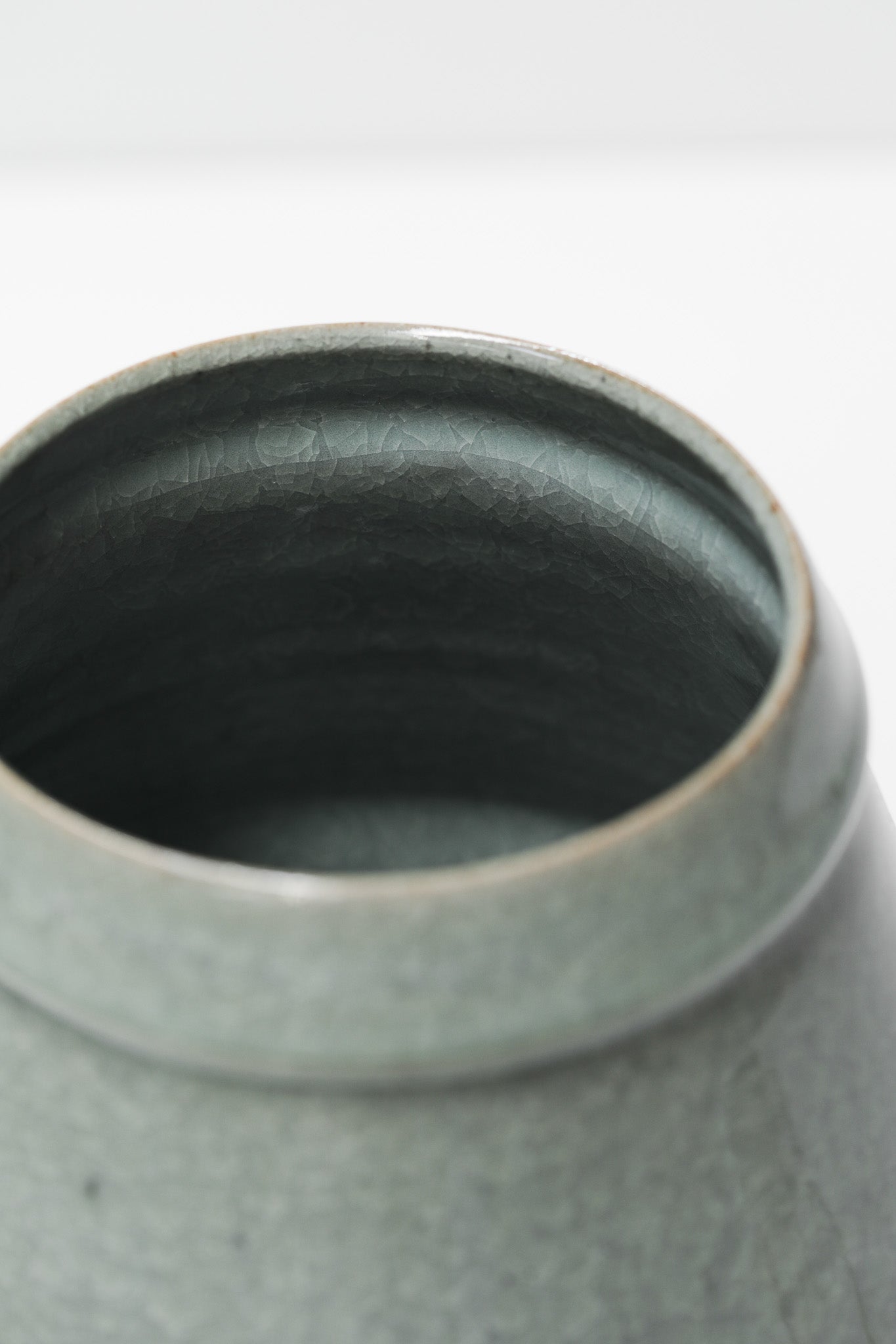 Florian Gadsby: Angular Vase