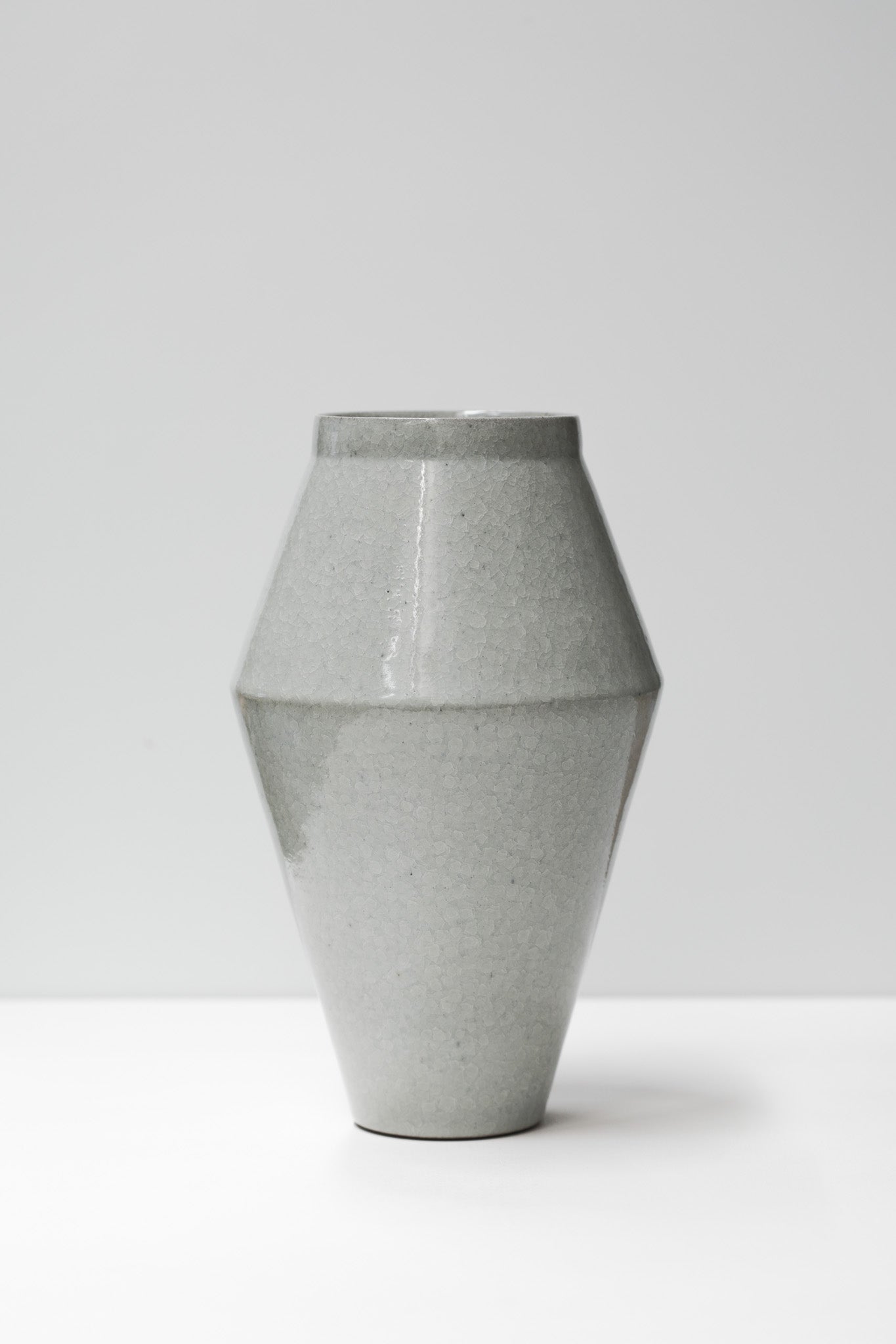Florian Gadsby: Angular Vase