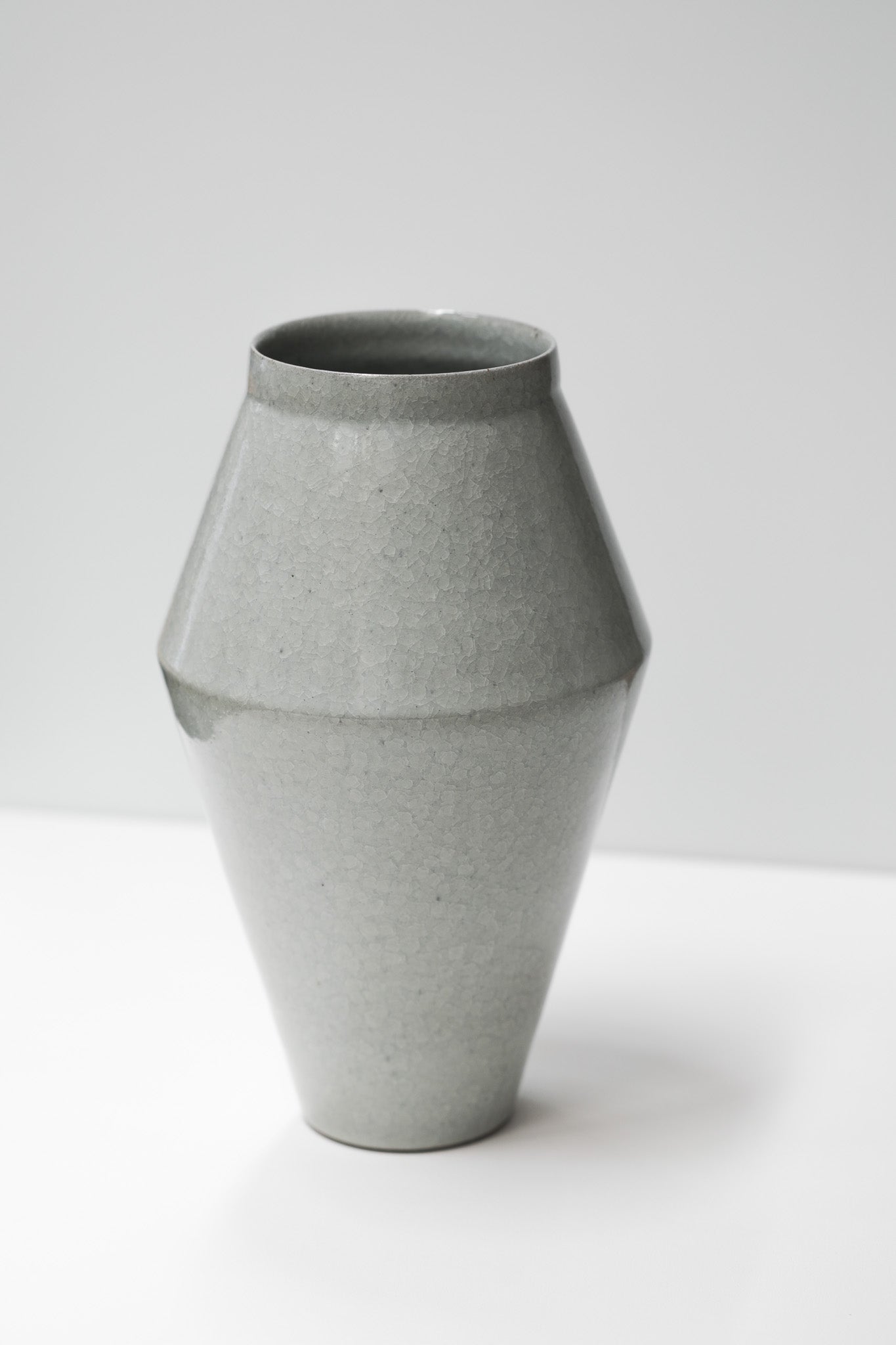 Florian Gadsby: Angular Vase