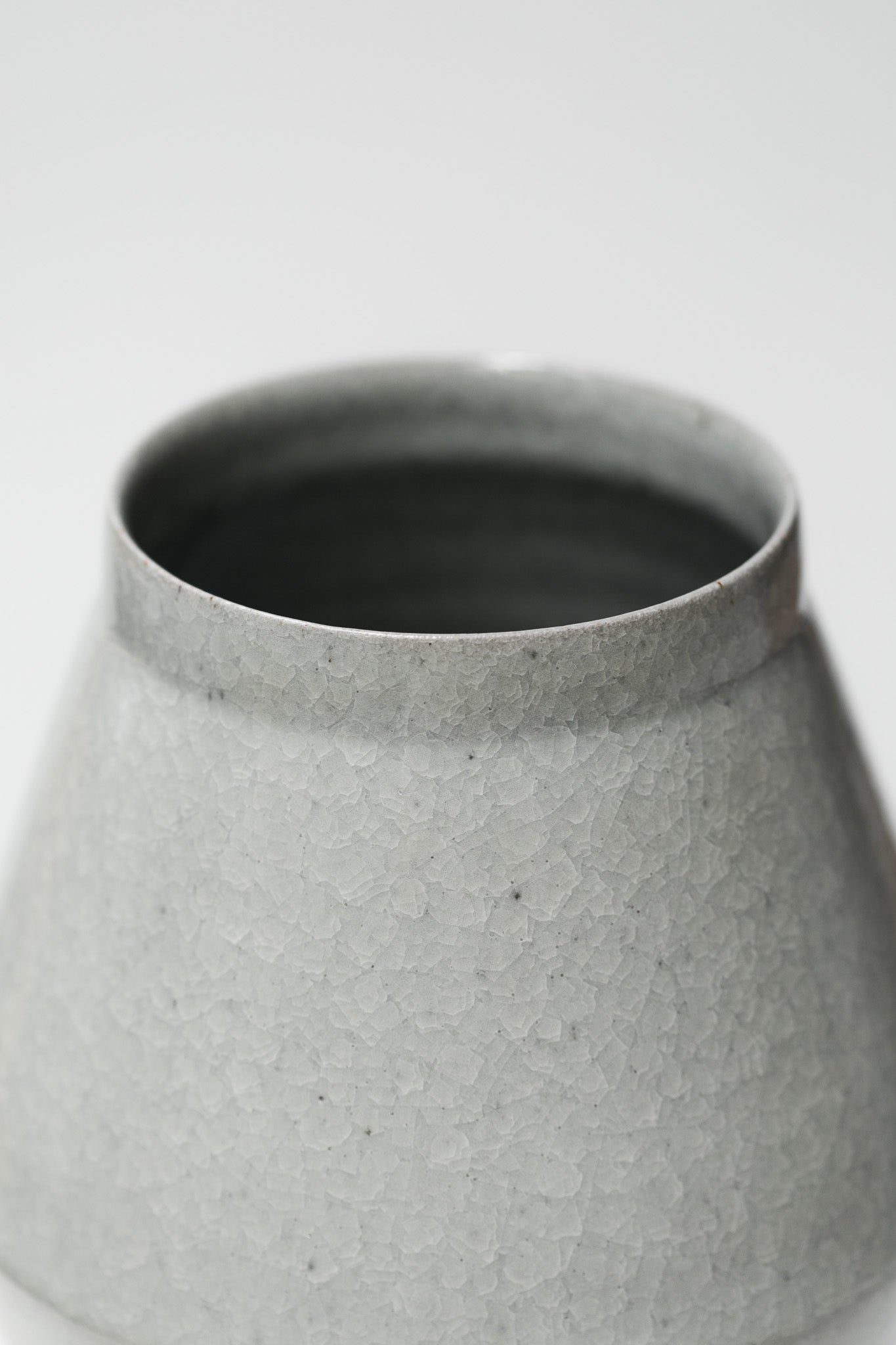 Florian Gadsby: Angular Vase