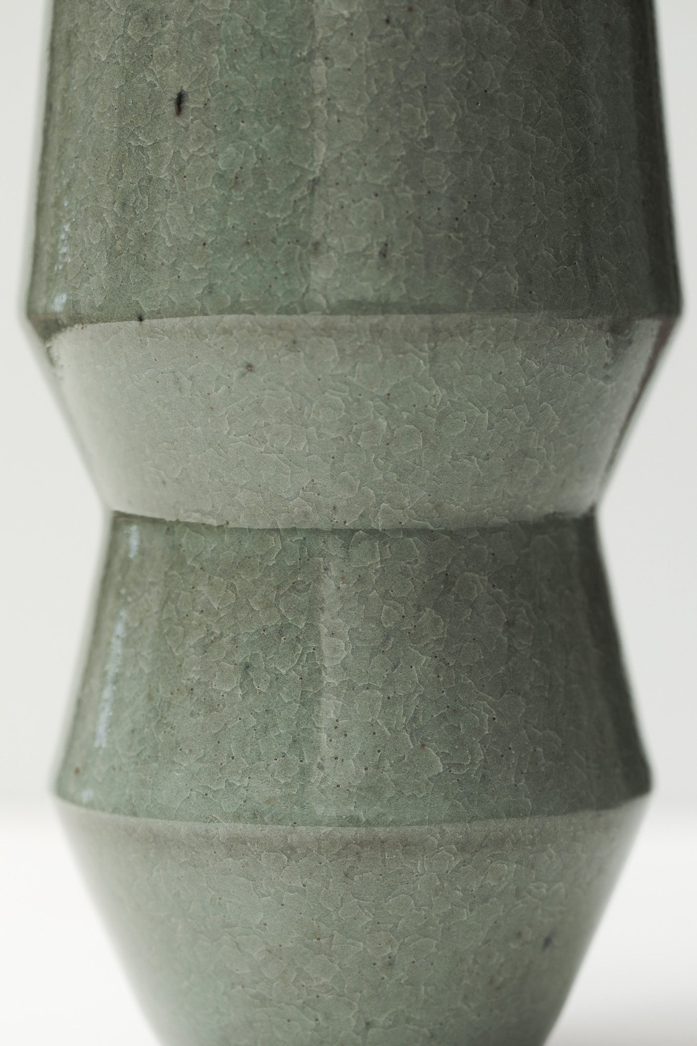Florian Gadsby: Angular Vase
