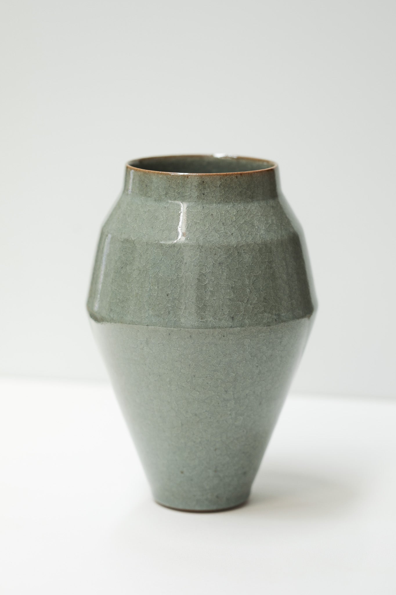 Florian Gadsby: Angular Vase