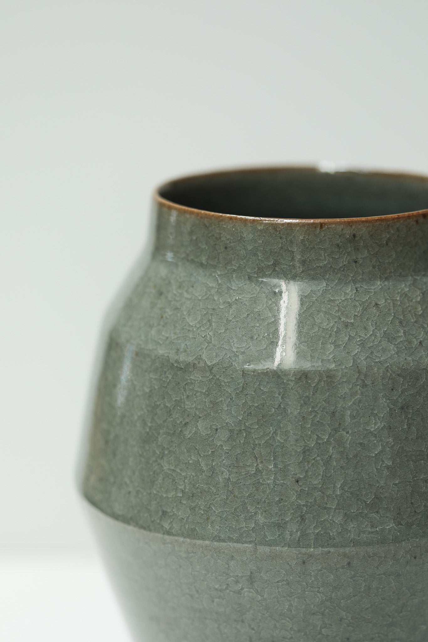 Florian Gadsby: Angular Vase