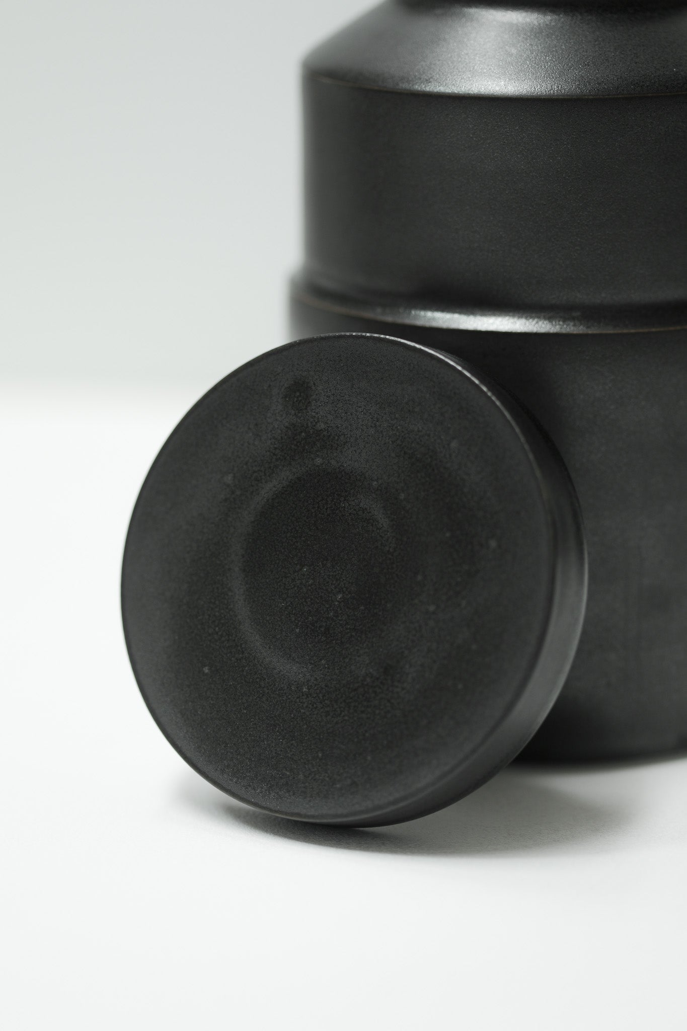 Florian Gadsby: Stepped Lidded Jar