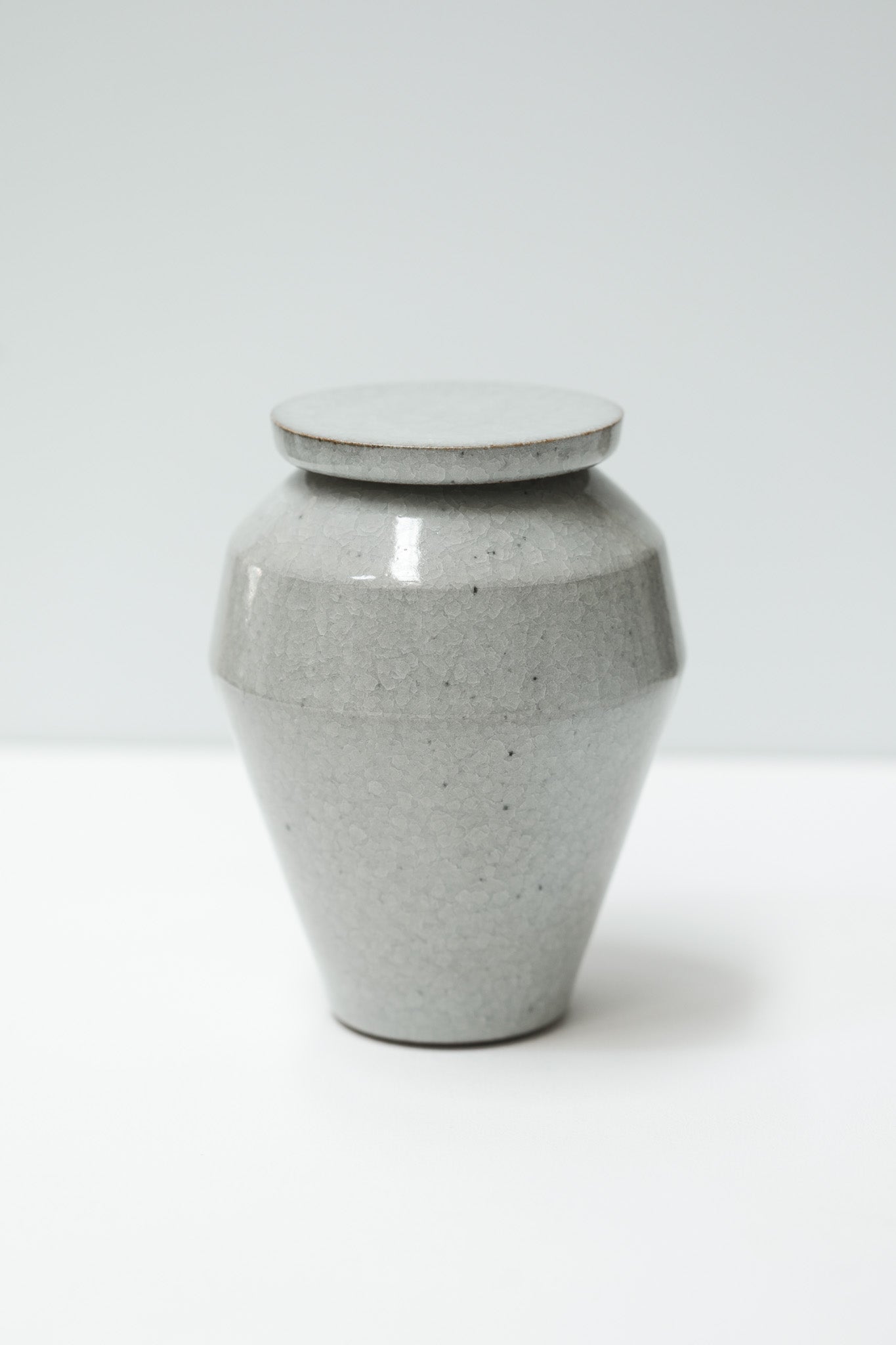 Florian Gadsby: Angular Lidded Urn