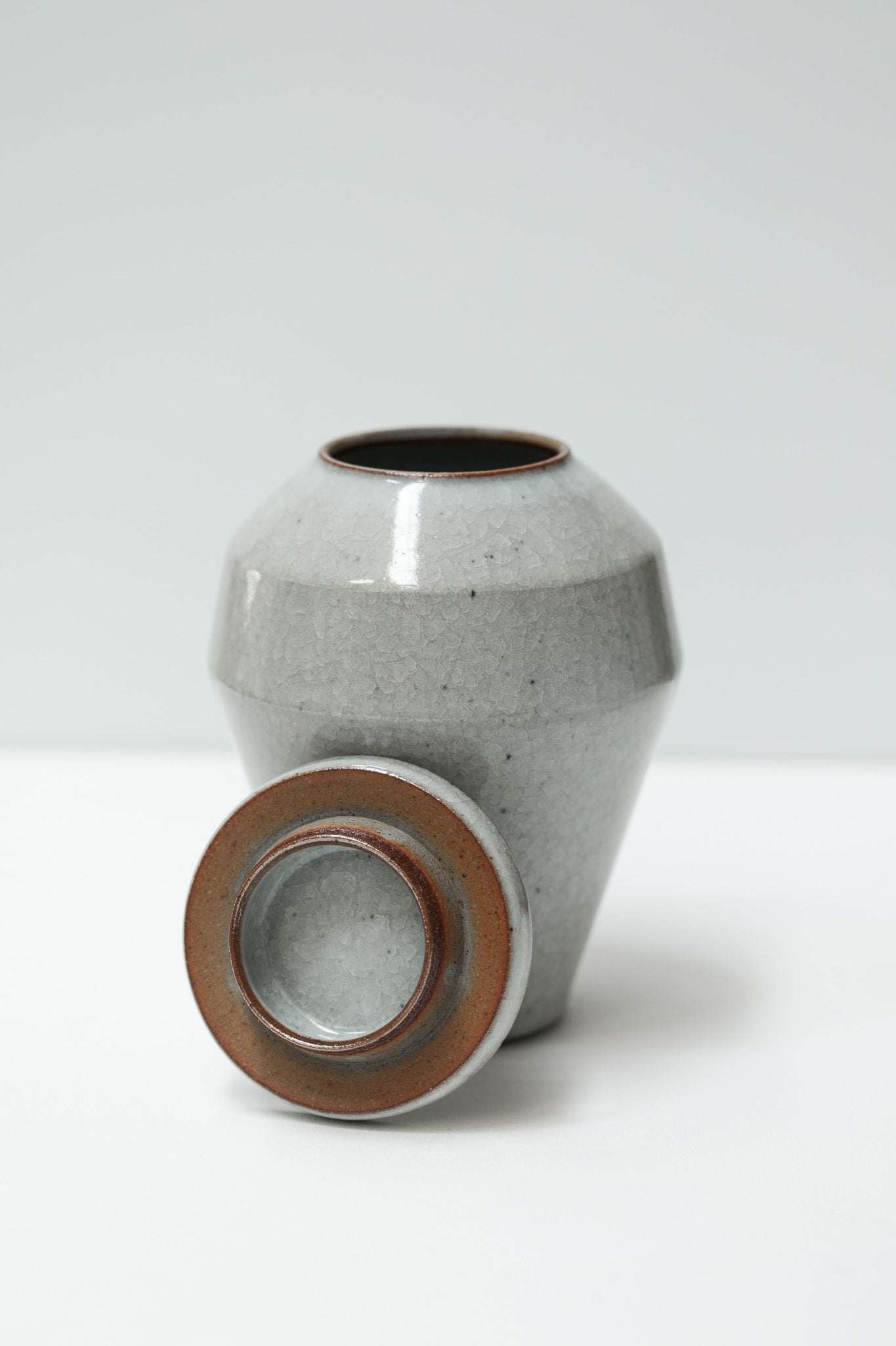Florian Gadsby: Angular Lidded Urn