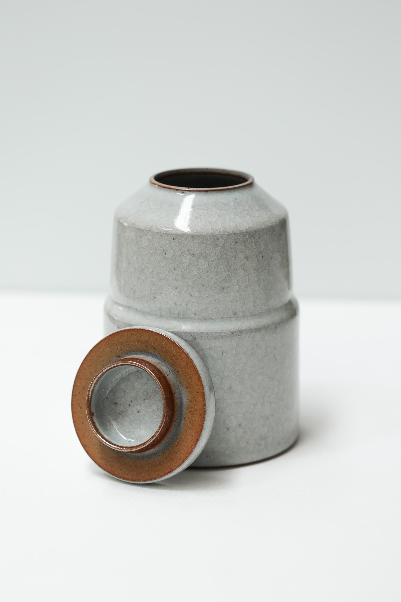 Florian Gadsby: Stepped Lidded Urn