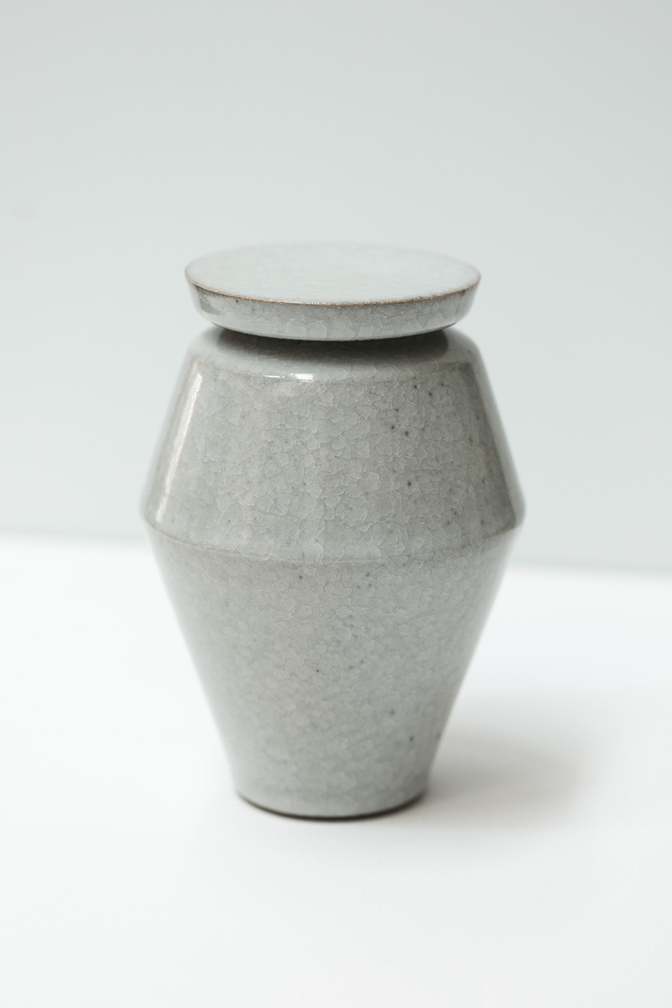 Florian Gadsby: Angular Lidded Urn