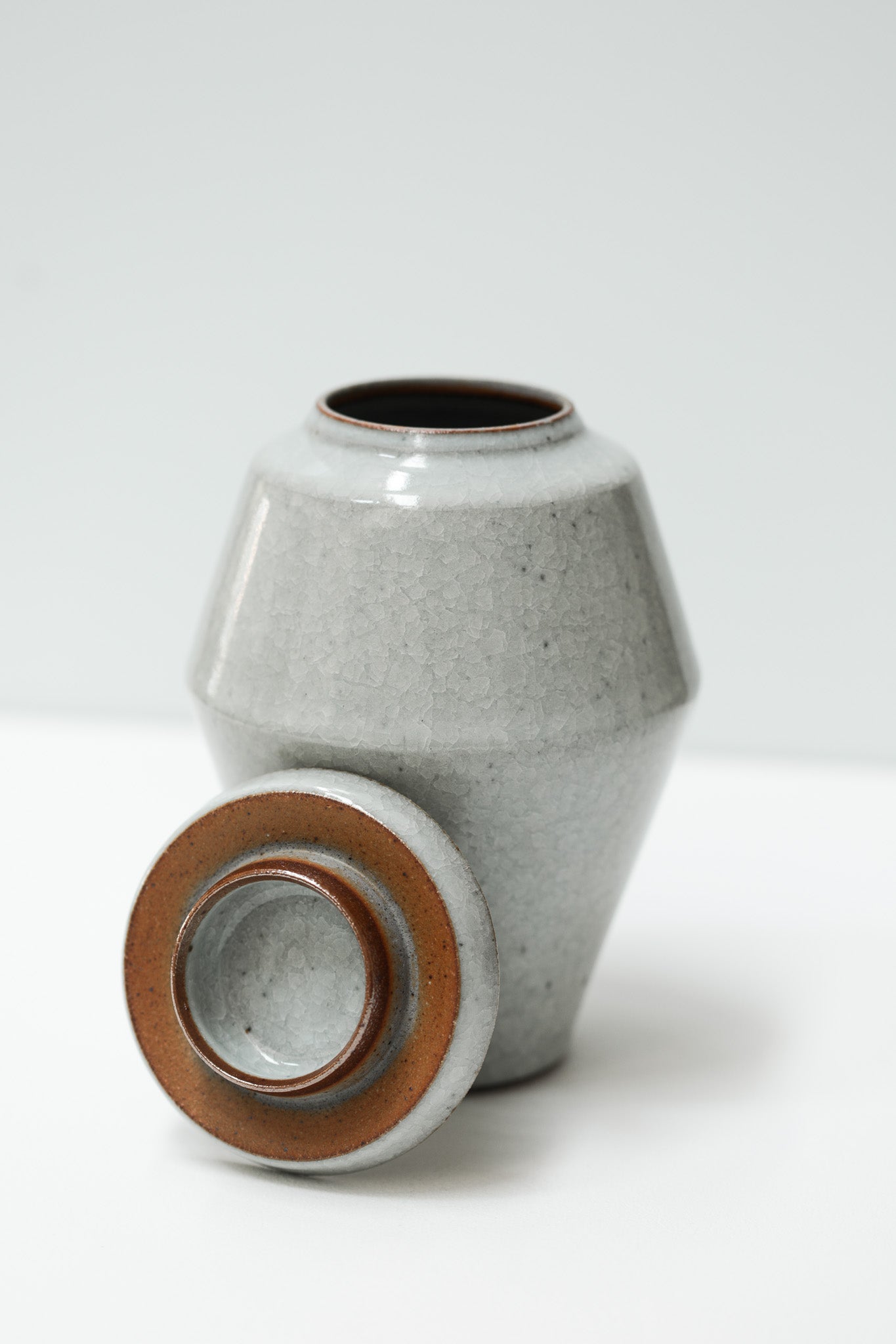Florian Gadsby: Angular Lidded Urn