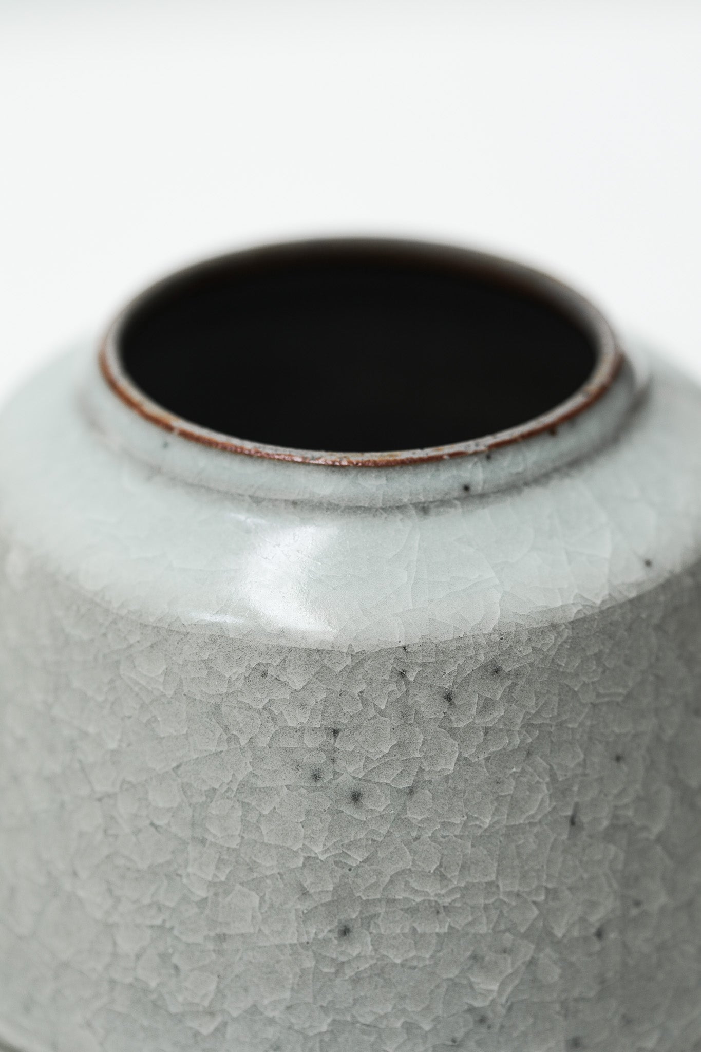 Florian Gadsby: Angular Lidded Urn