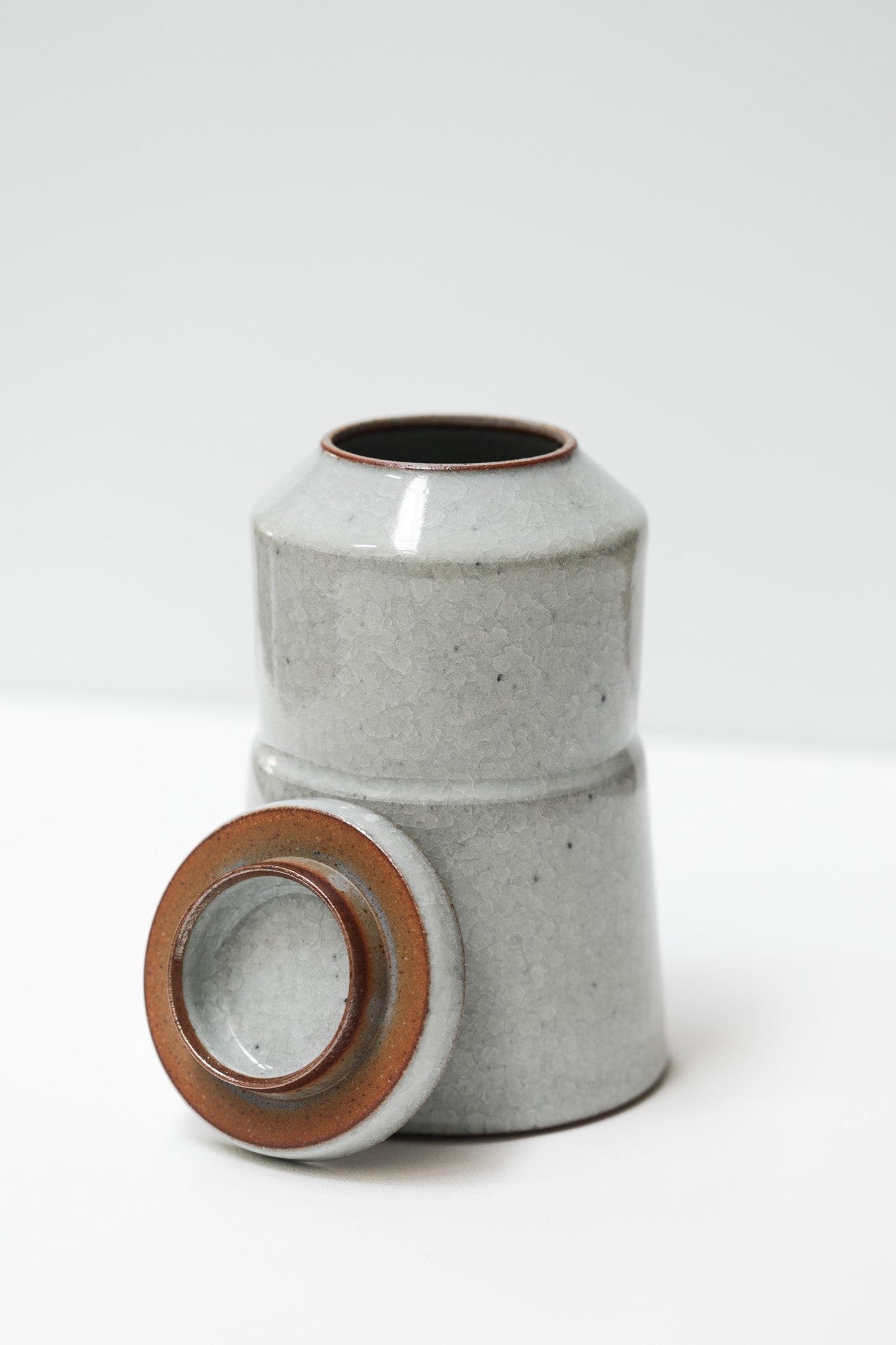 Florian Gadsby: Stepped Lidded Urn