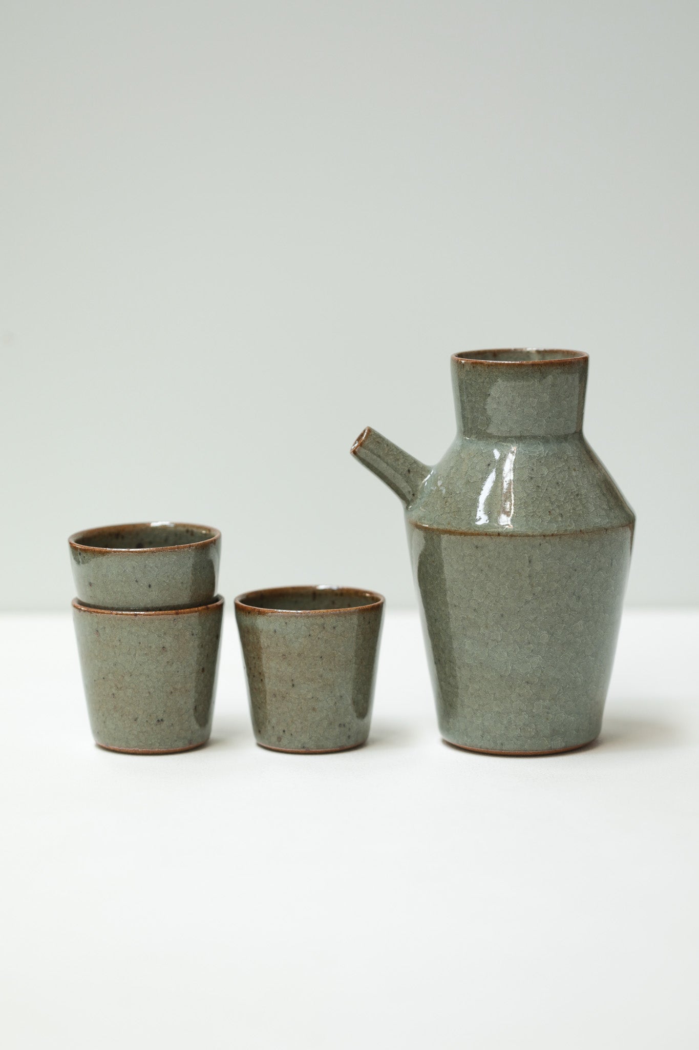 Florian Gadsby: Pourer with Matching Cups