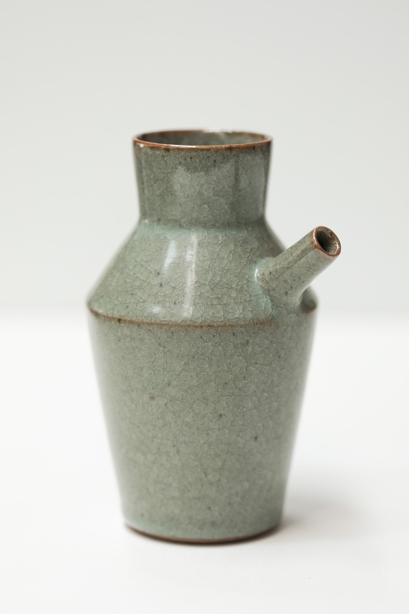 Florian Gadsby: Pourer with Matching Cups