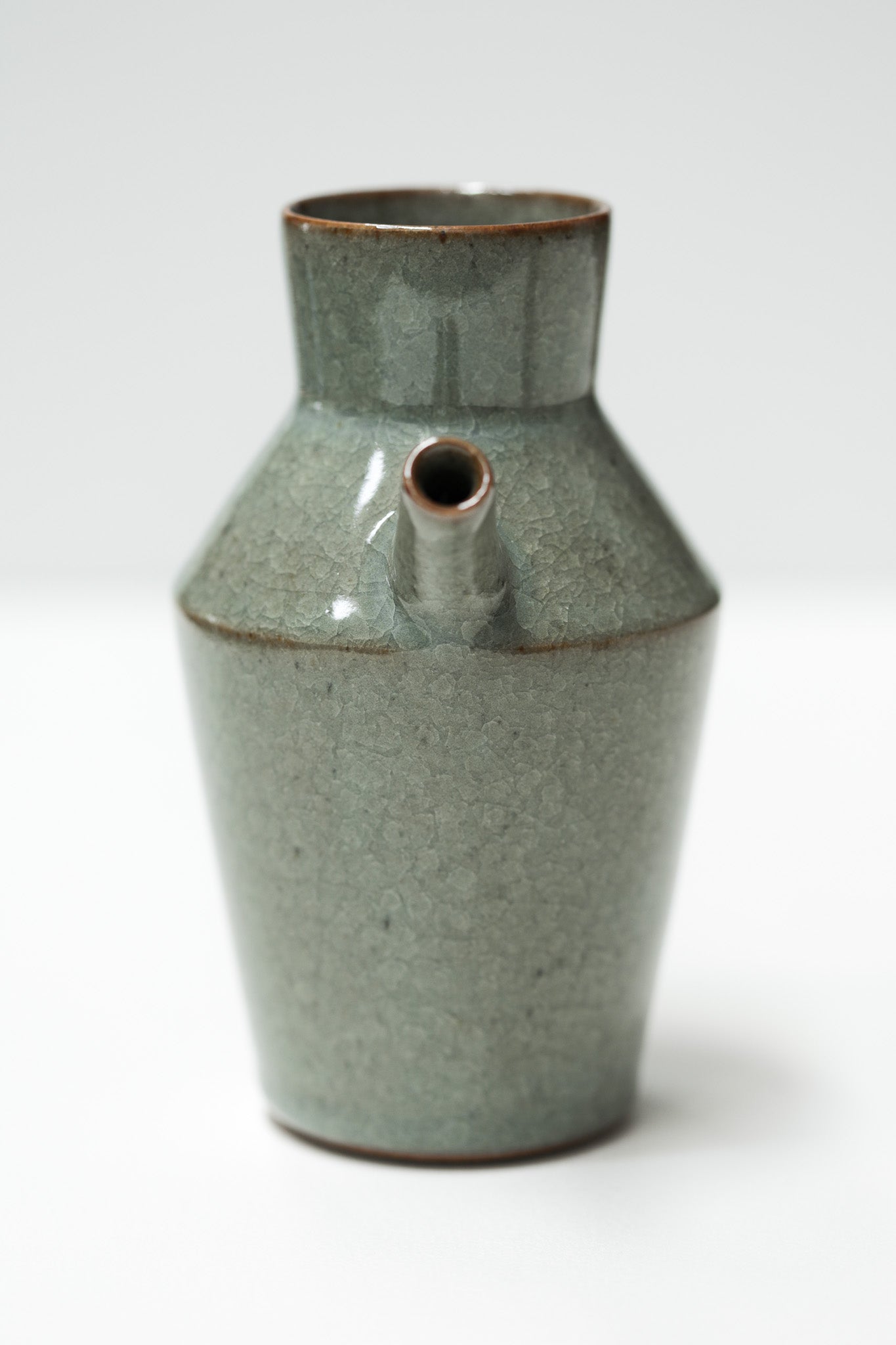 Florian Gadsby: Pourer with Matching Cups