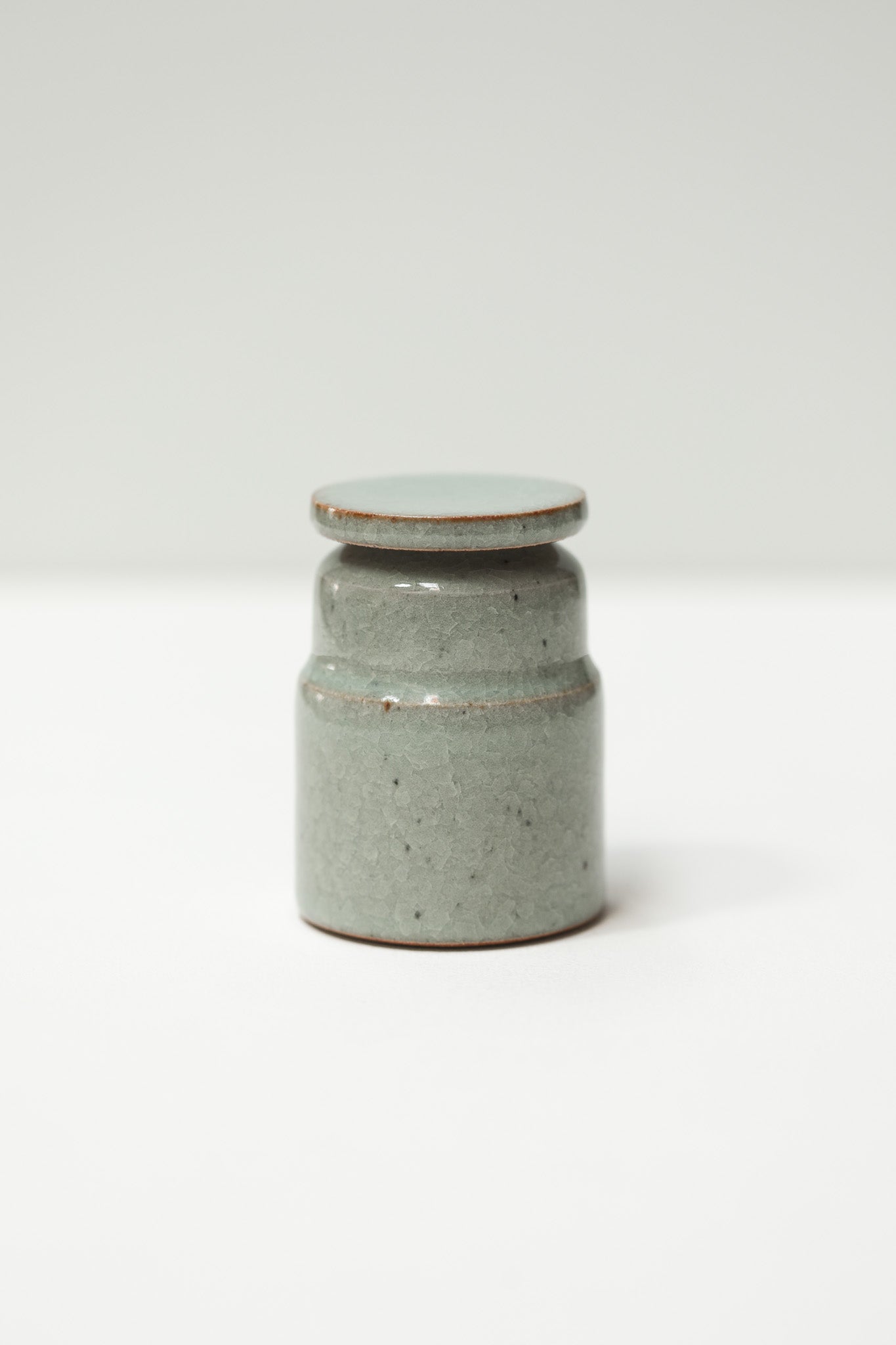 Florian Gadsby: Miniature Lidded Jar
