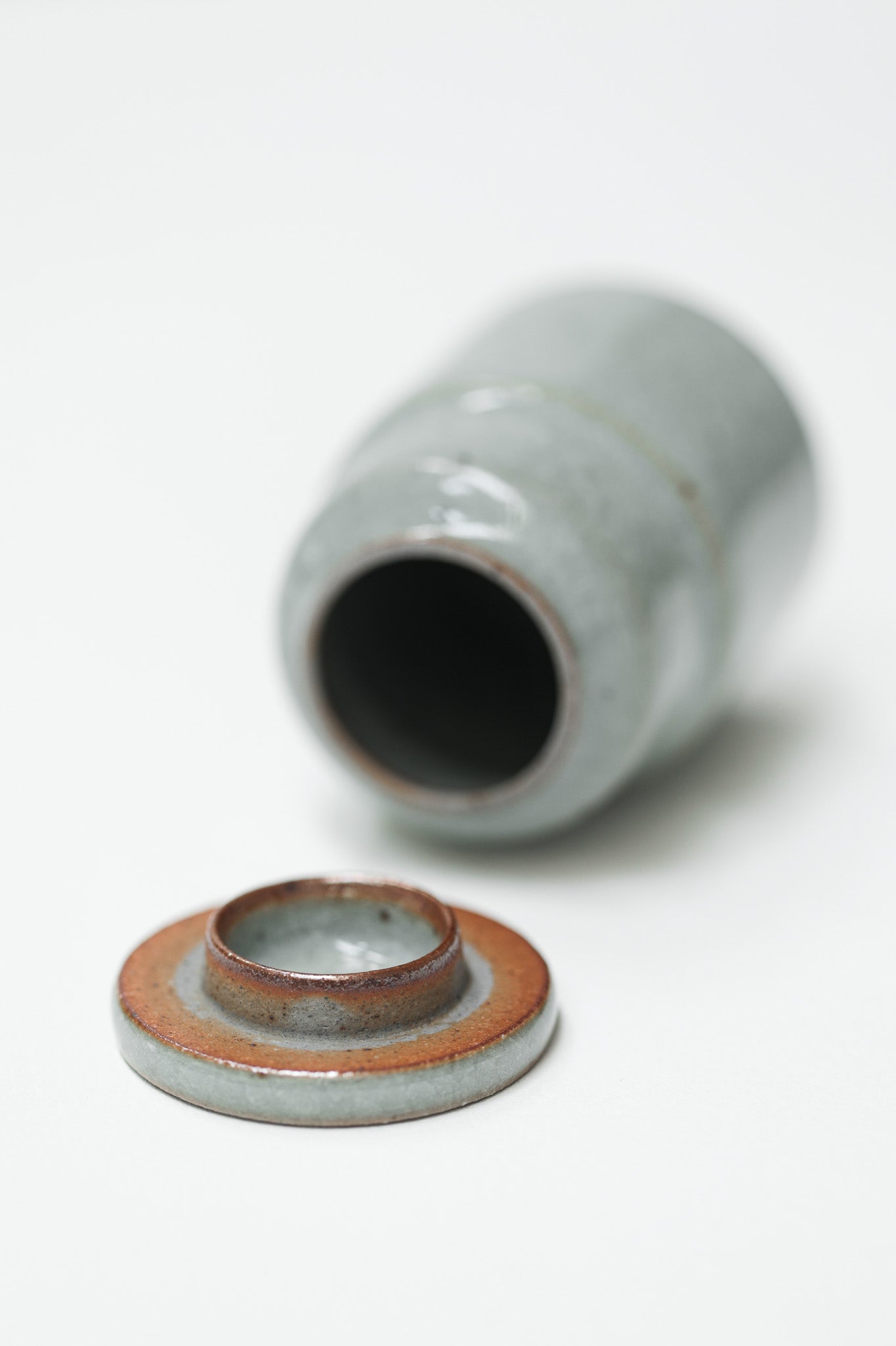 Florian Gadsby: Miniature Lidded Jar