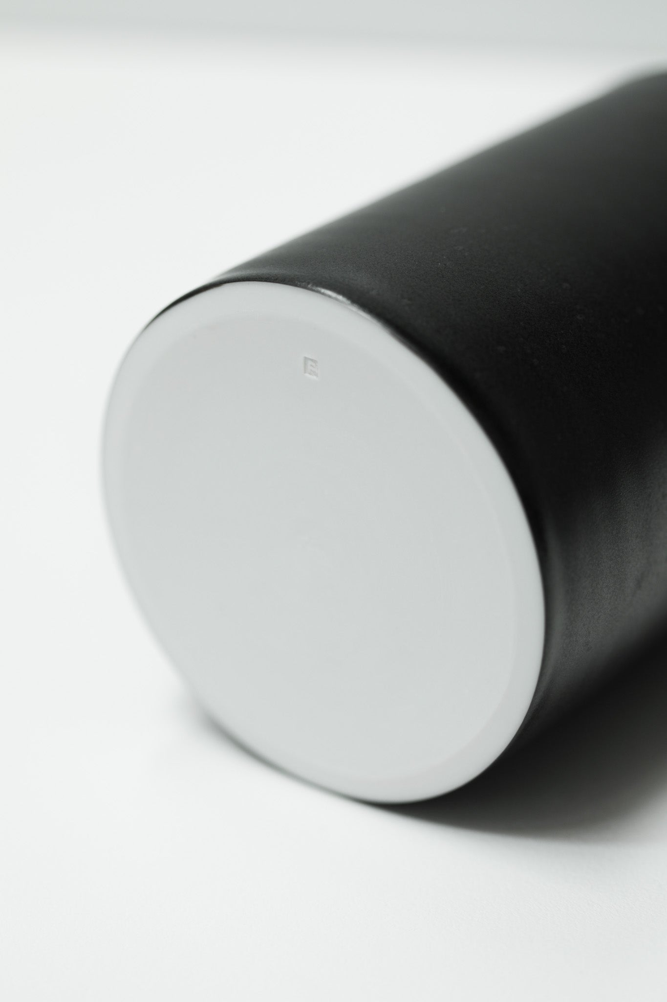 Florian Gadsby: Cylindrical Lidded Jar