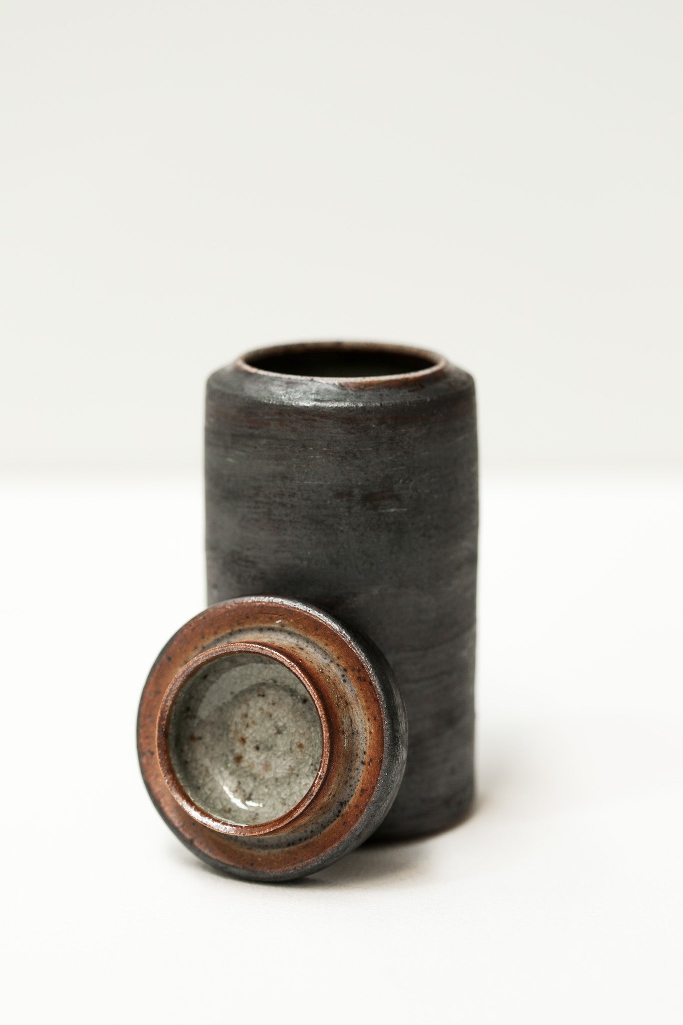 Florian Gadsby: Small Lidded Jar