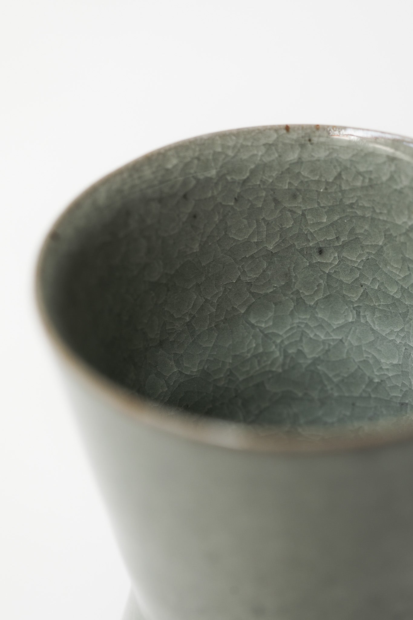 Florian Gadsby: Angular Vase
