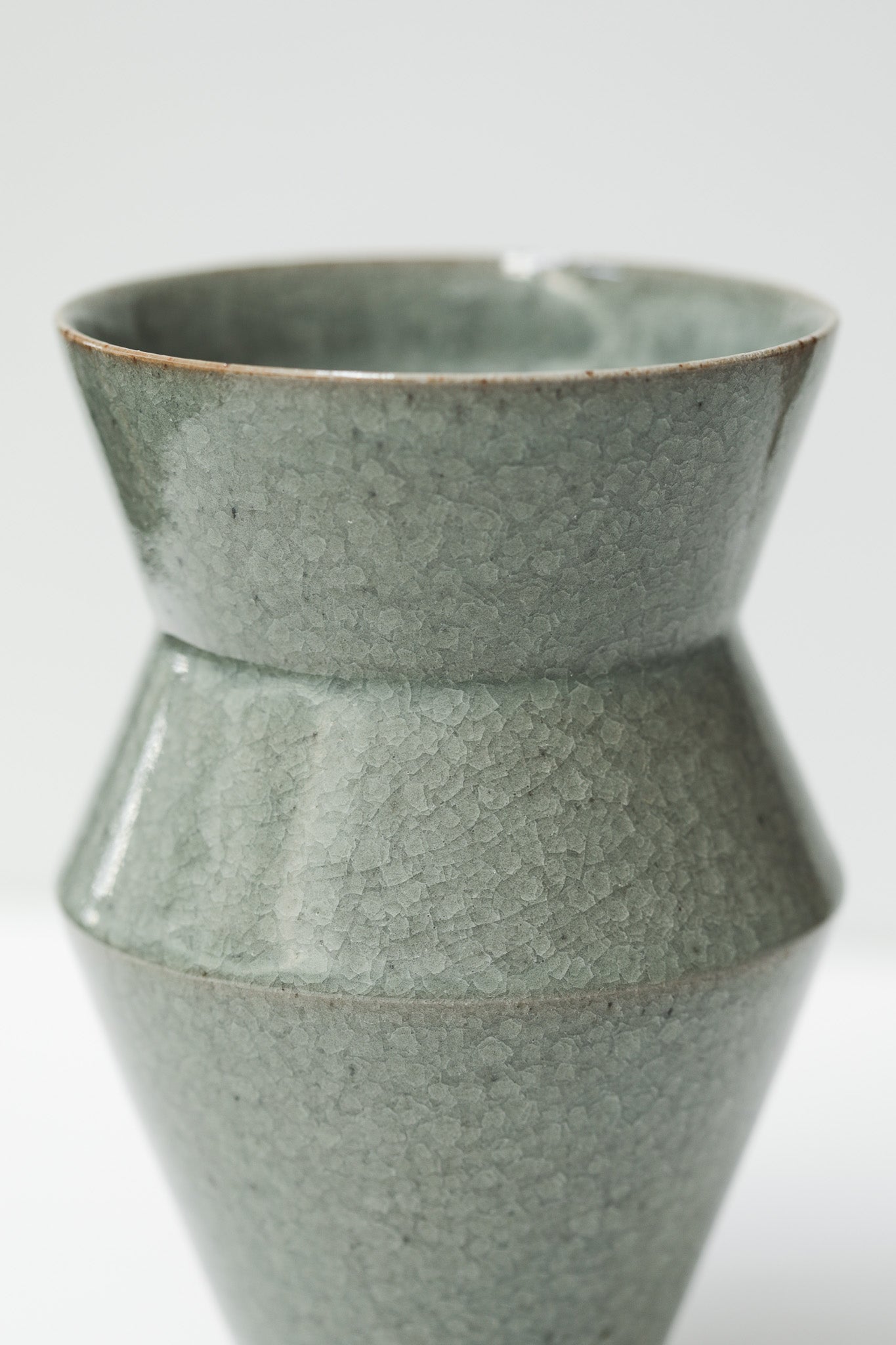 Florian Gadsby: Angular Vase