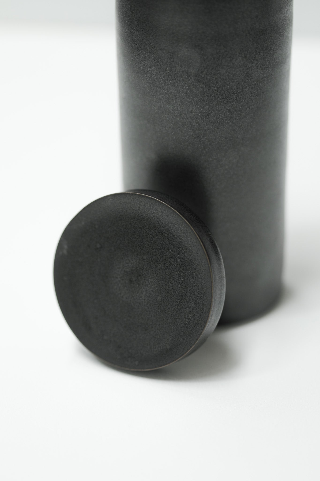 Florian Gadsby: Tall Lidded Jar