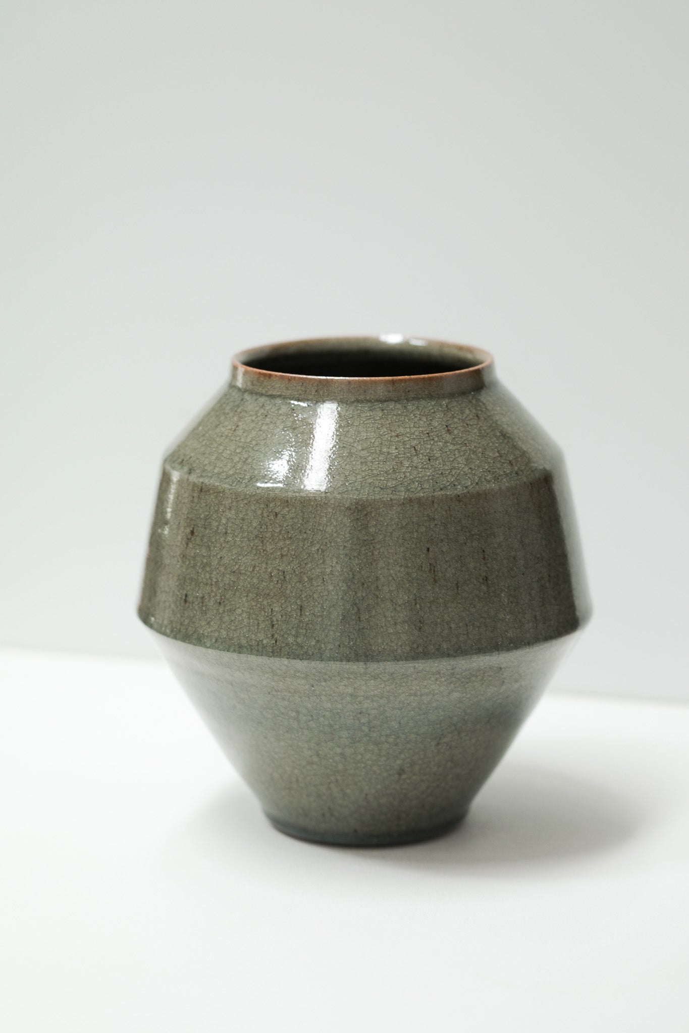 Florian Gadsby: Rotund Angular Vase