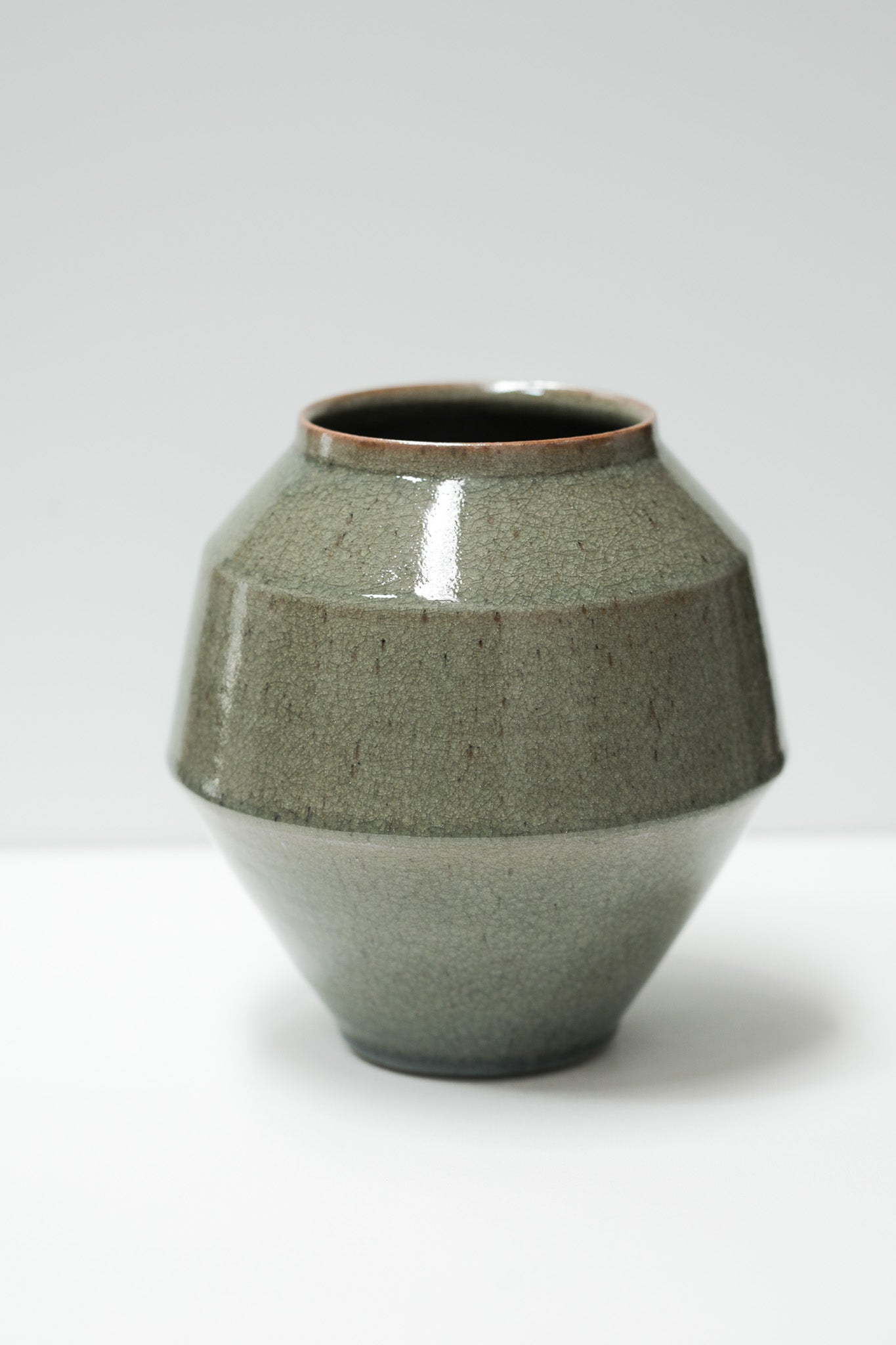 Florian Gadsby: Rotund Angular Vase