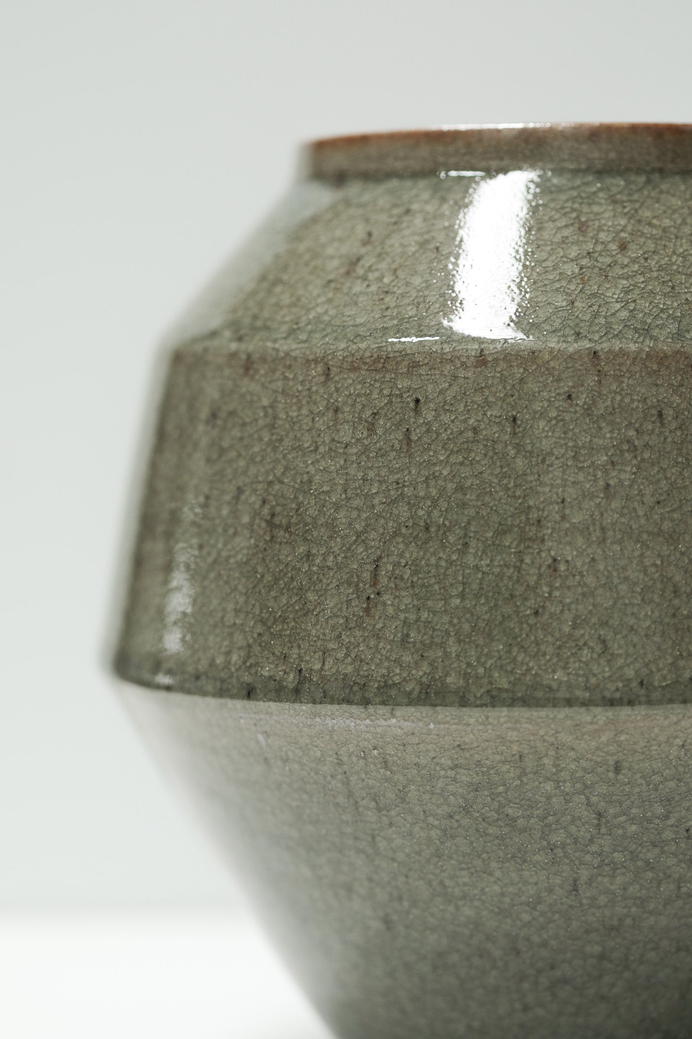 Florian Gadsby: Rotund Angular Vase