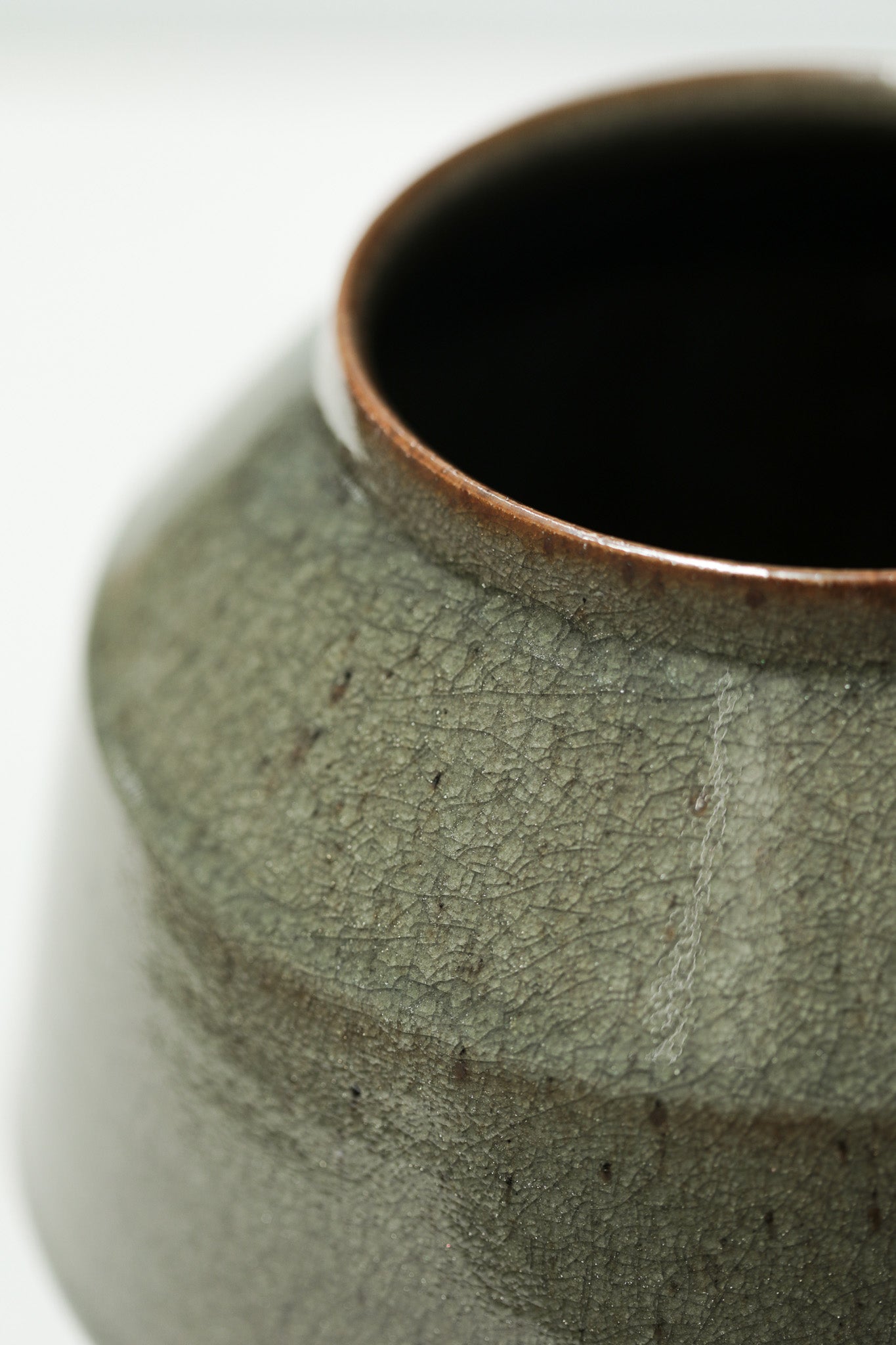 Florian Gadsby: Rotund Angular Vase