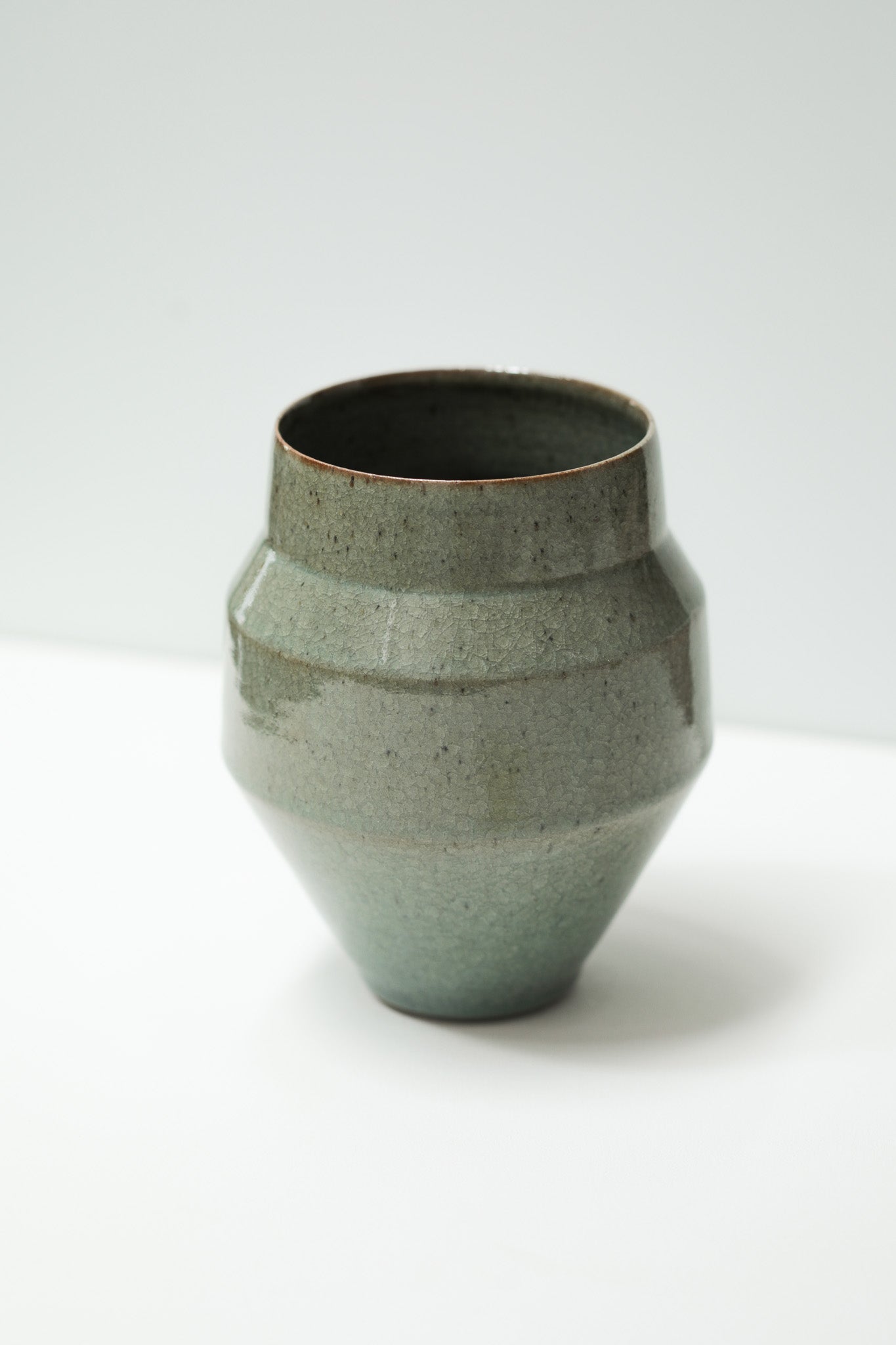 Florian Gadsby: Angular Vase