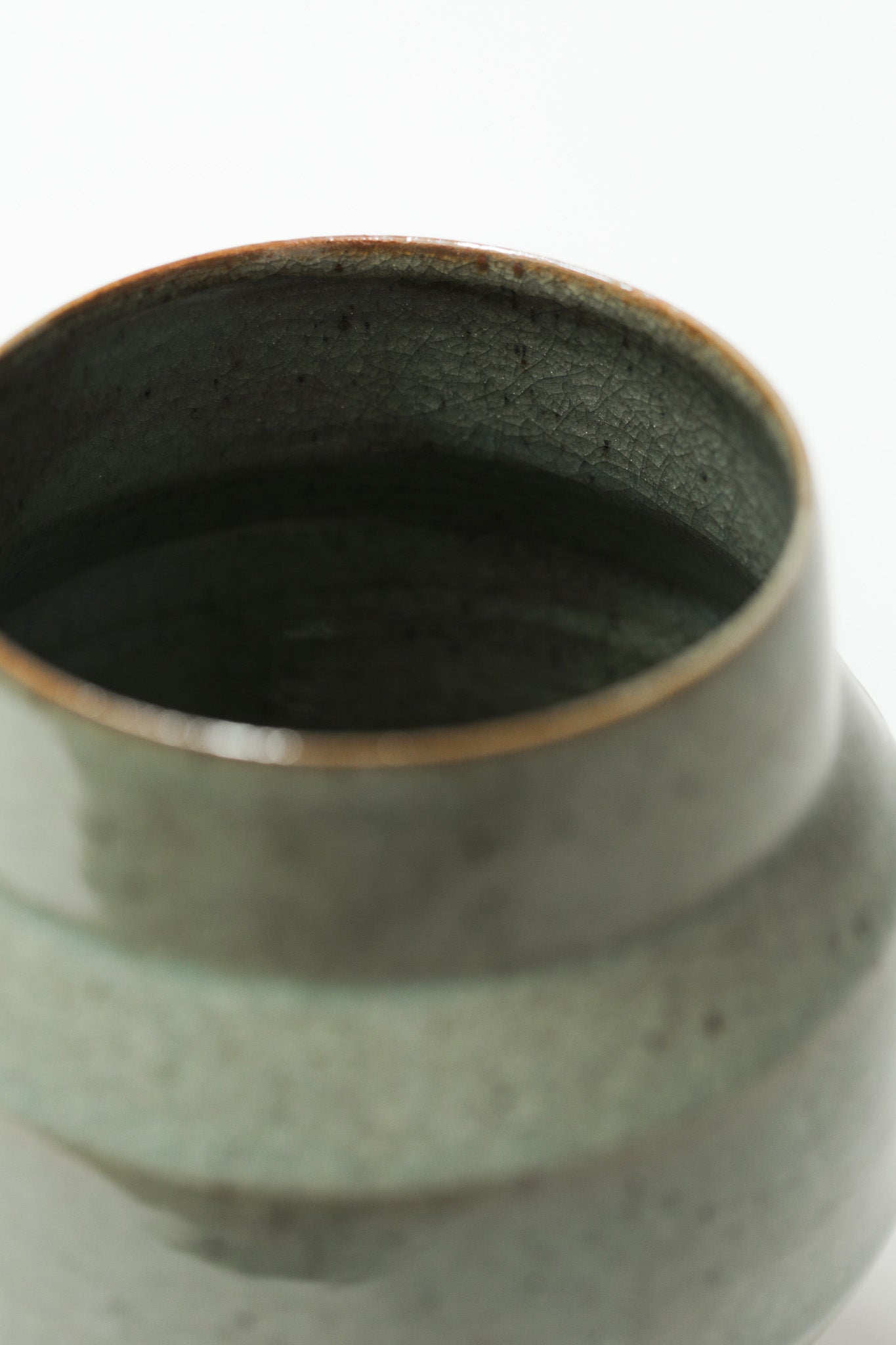 Florian Gadsby: Angular Vase