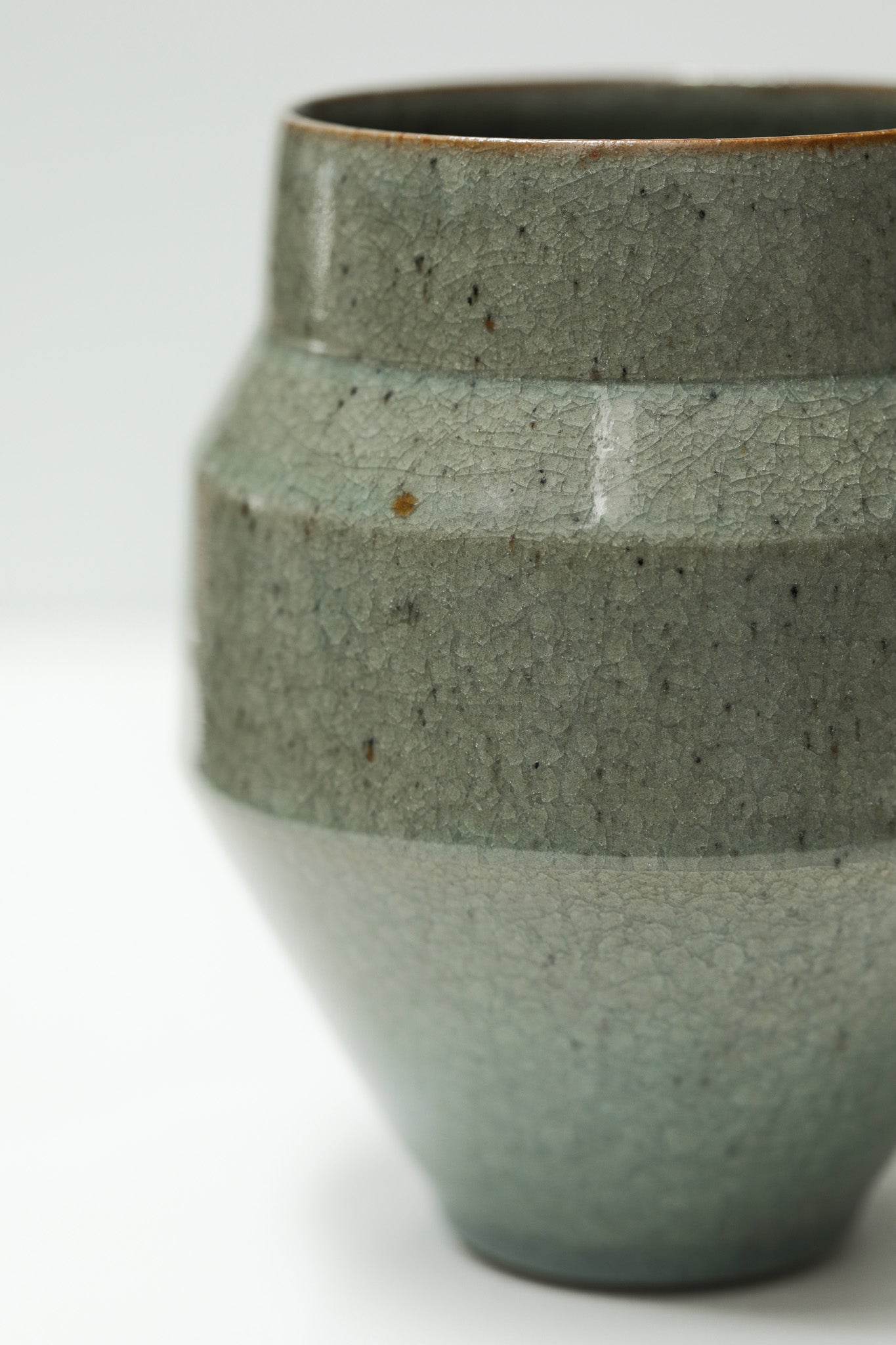 Florian Gadsby: Angular Vase