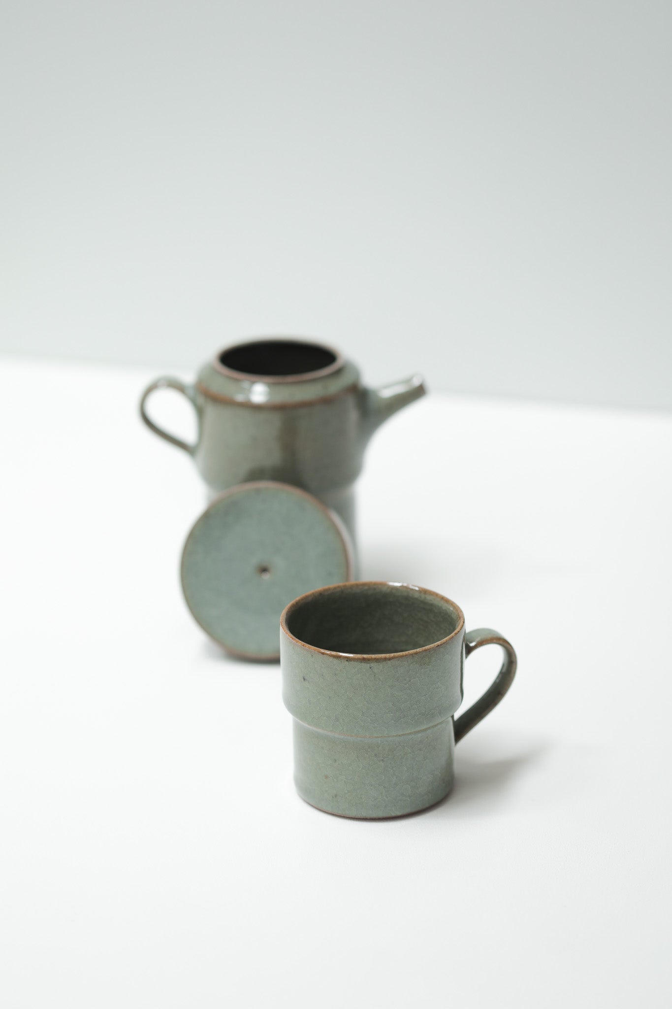 Florian Gadsby: Stepped Teaware for One