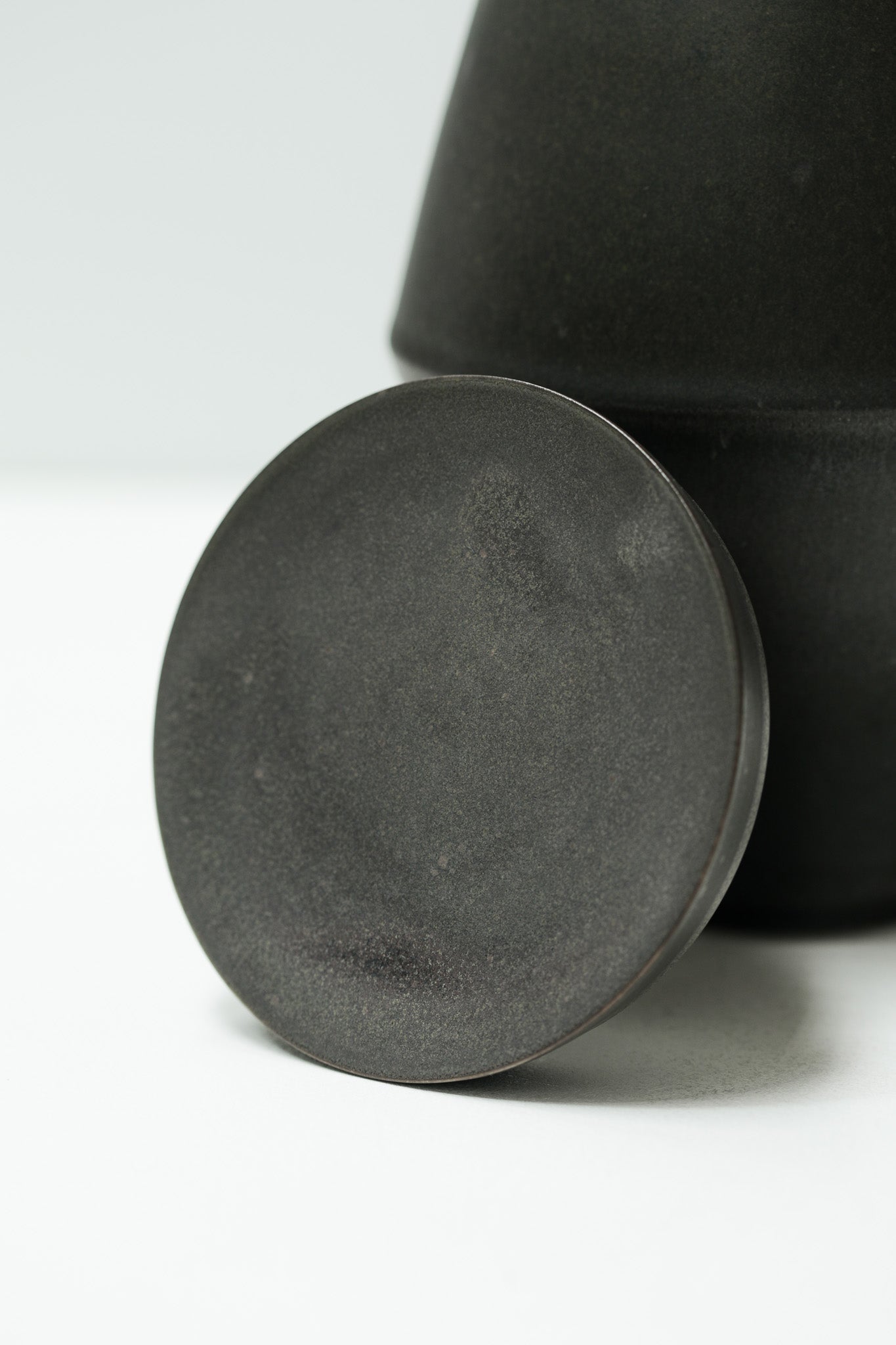 Florian Gadsby: Angular Lidded Urn