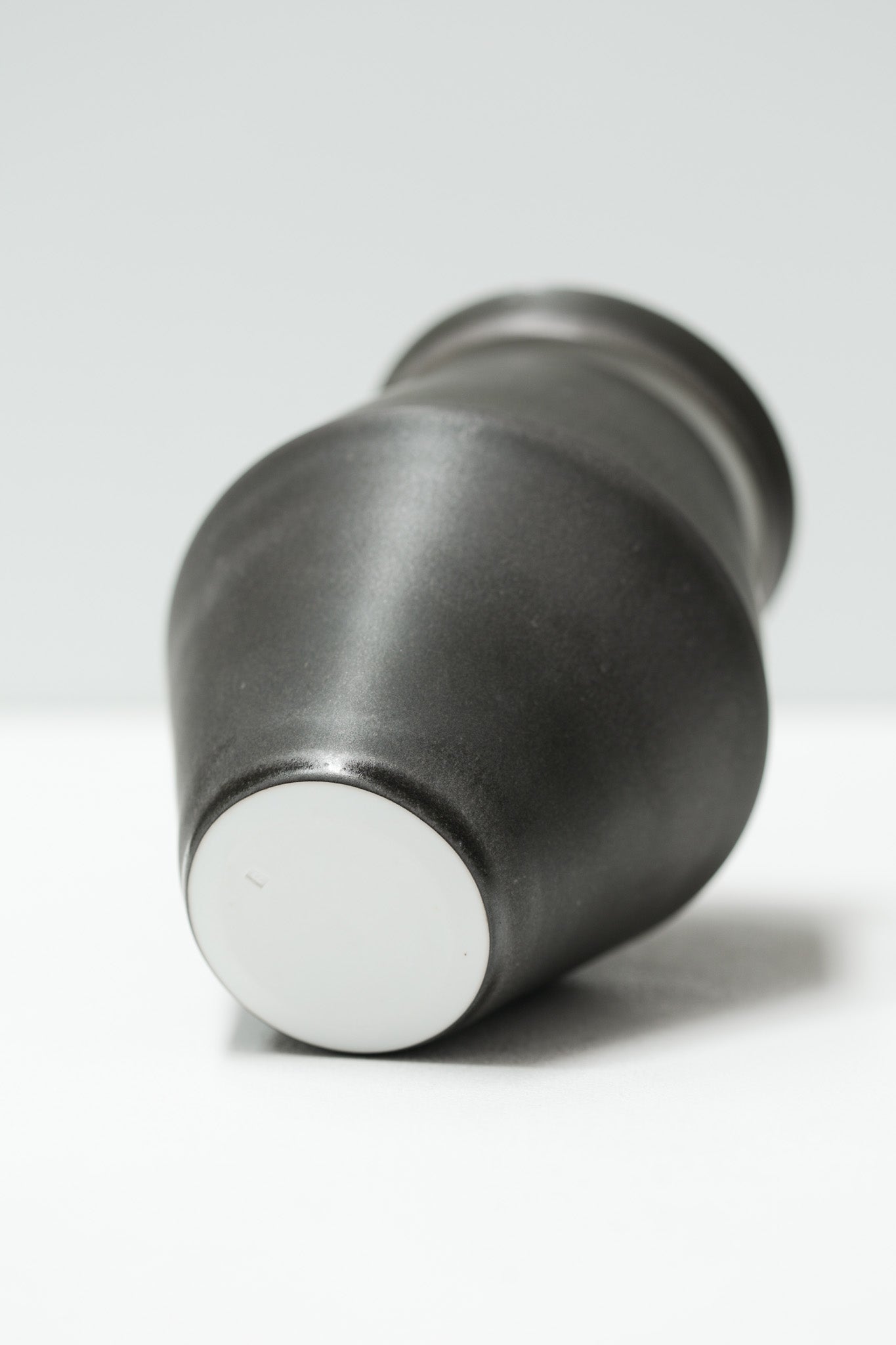 Florian Gadsby: Angular Lidded Urn