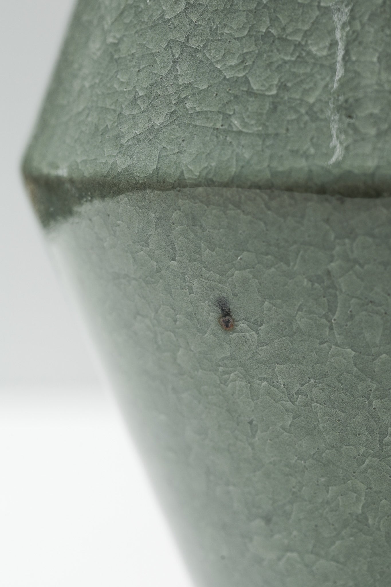 Florian Gadsby: Angular Vase