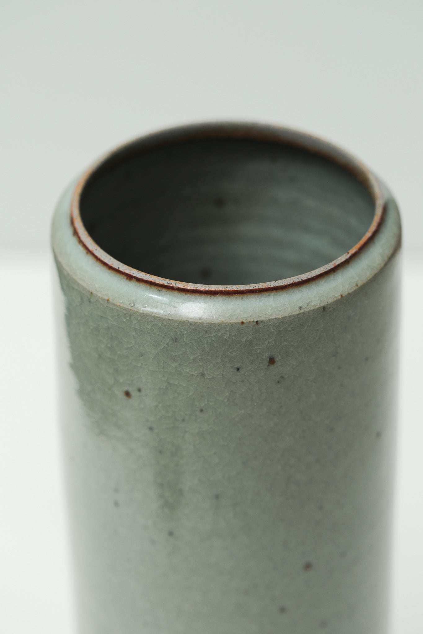 Florian Gadsby: Tall Cylindrical Lidded Jar