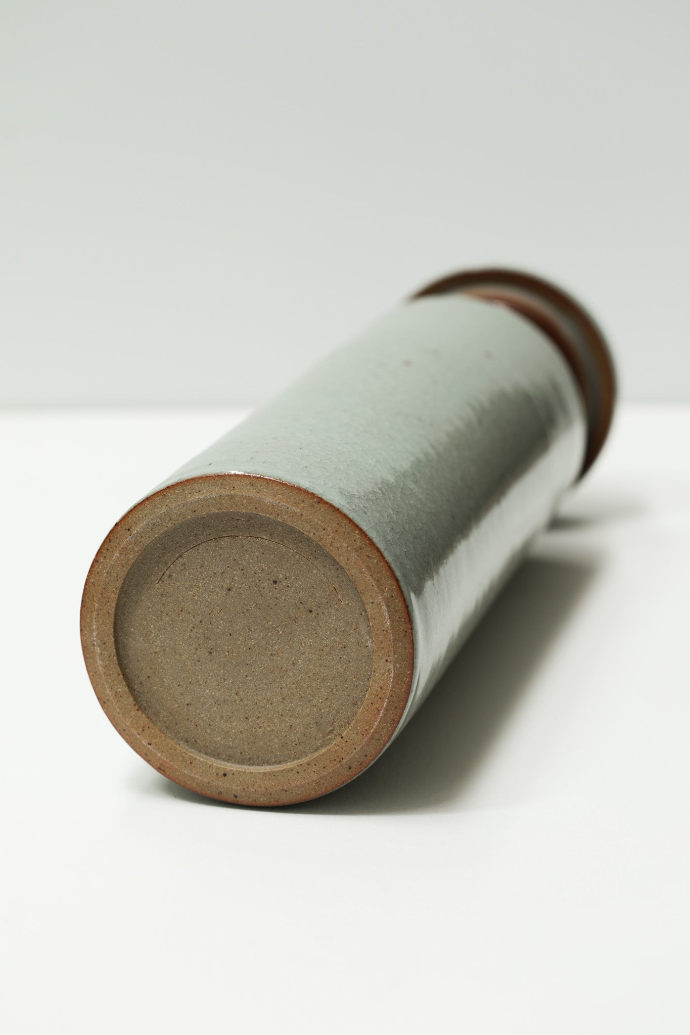 Florian Gadsby: Tall Cylindrical Lidded Jar