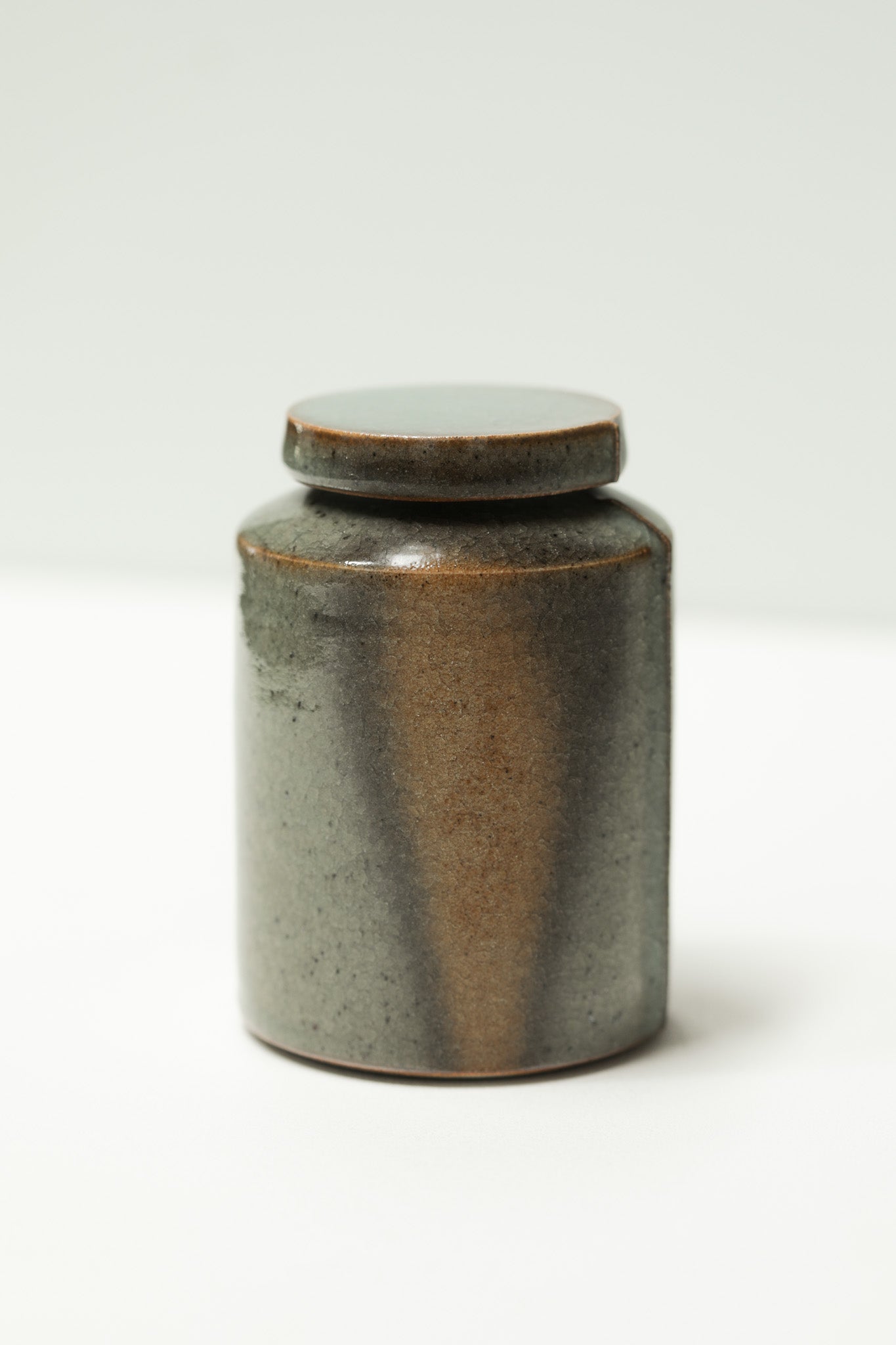 Florian Gadsby: Lined Lidded Jar
