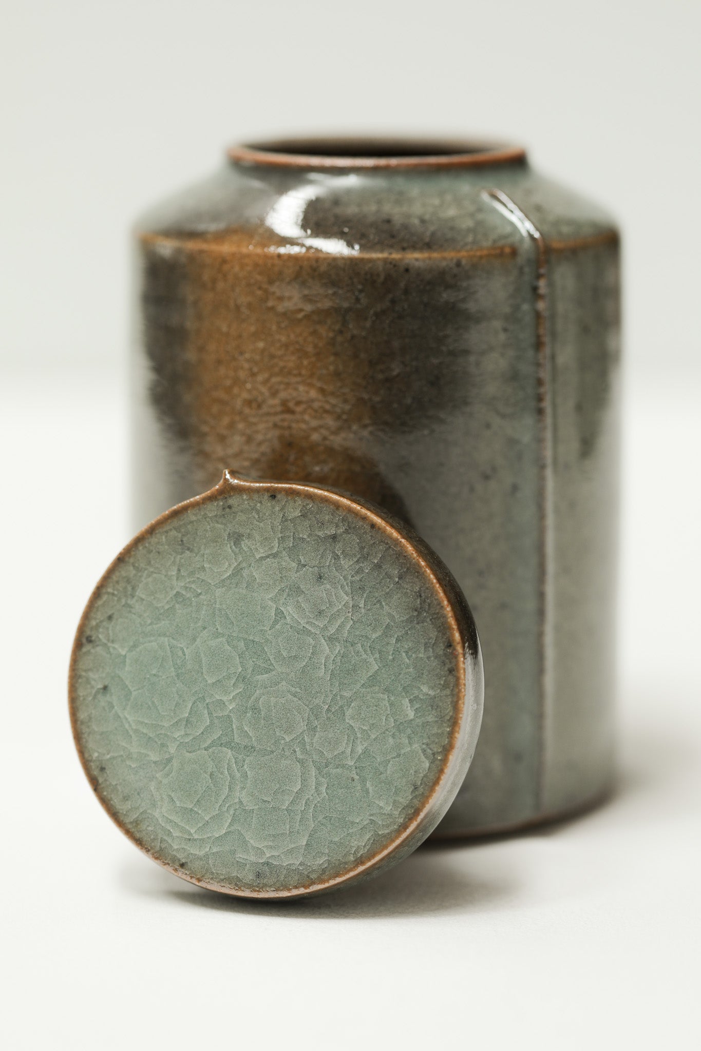 Florian Gadsby: Lined Lidded Jar