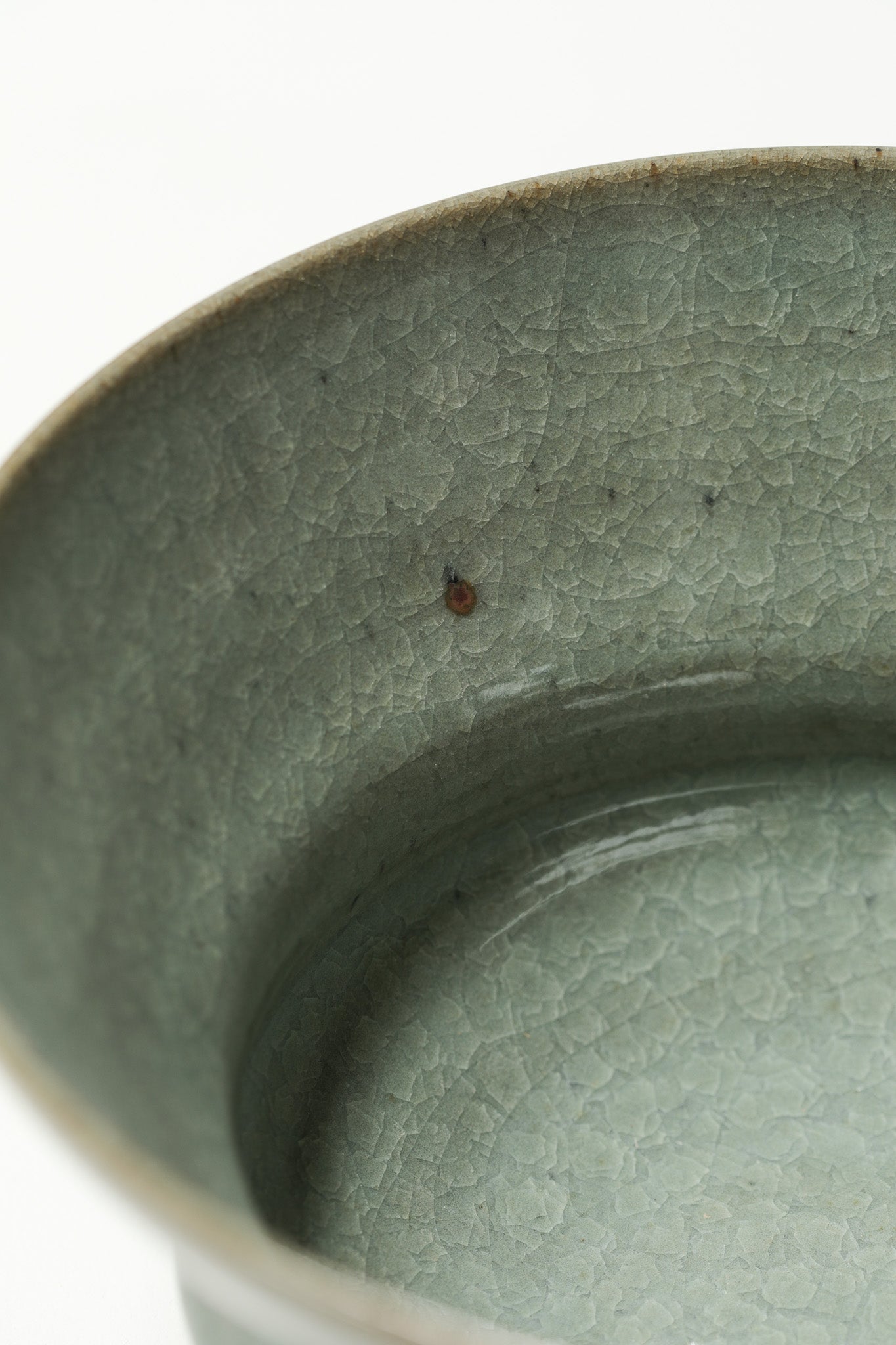 Florian Gadsby: Shallow Angular Bowl