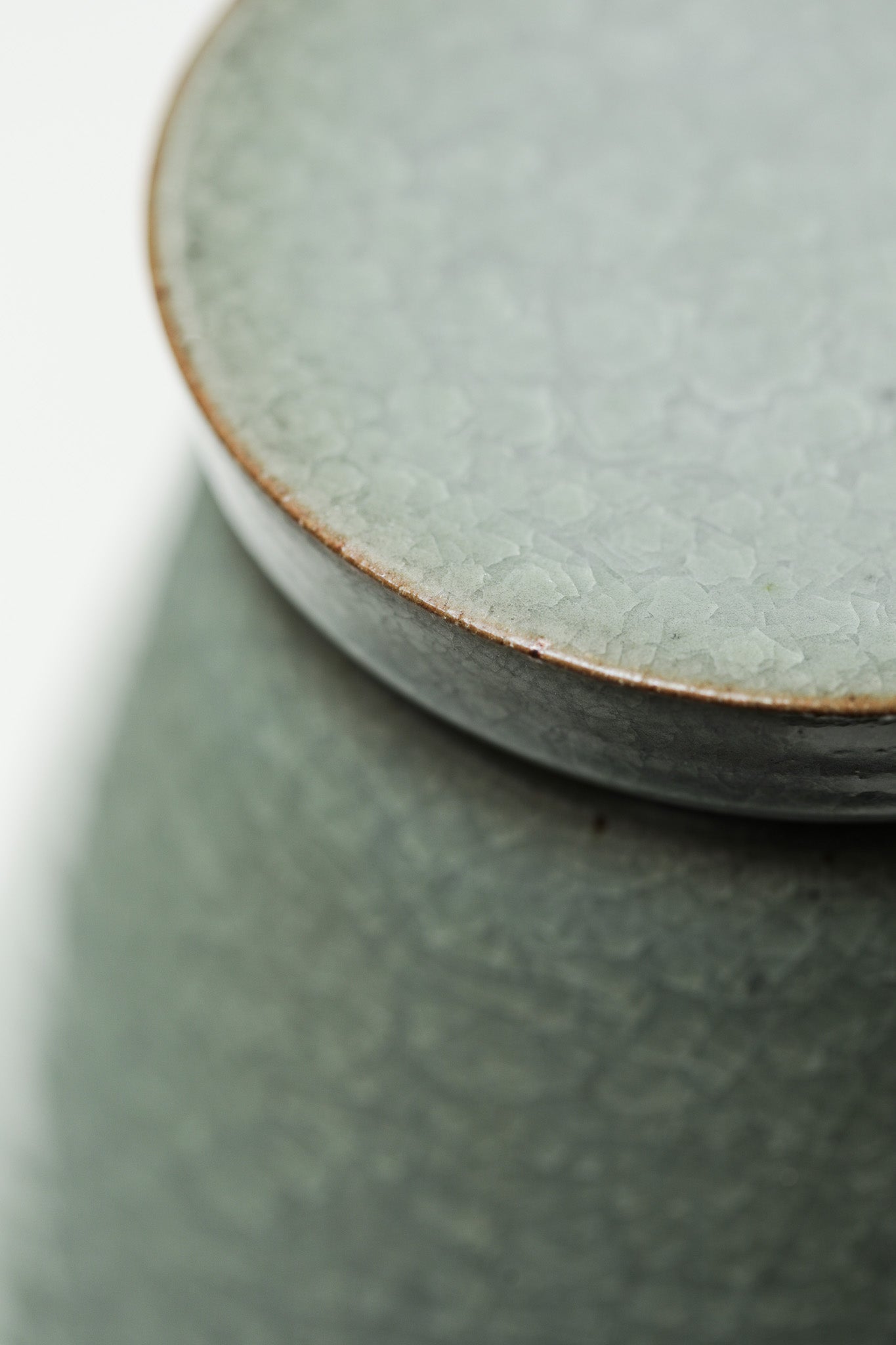 Florian Gadsby: Angular Lidded Urn
