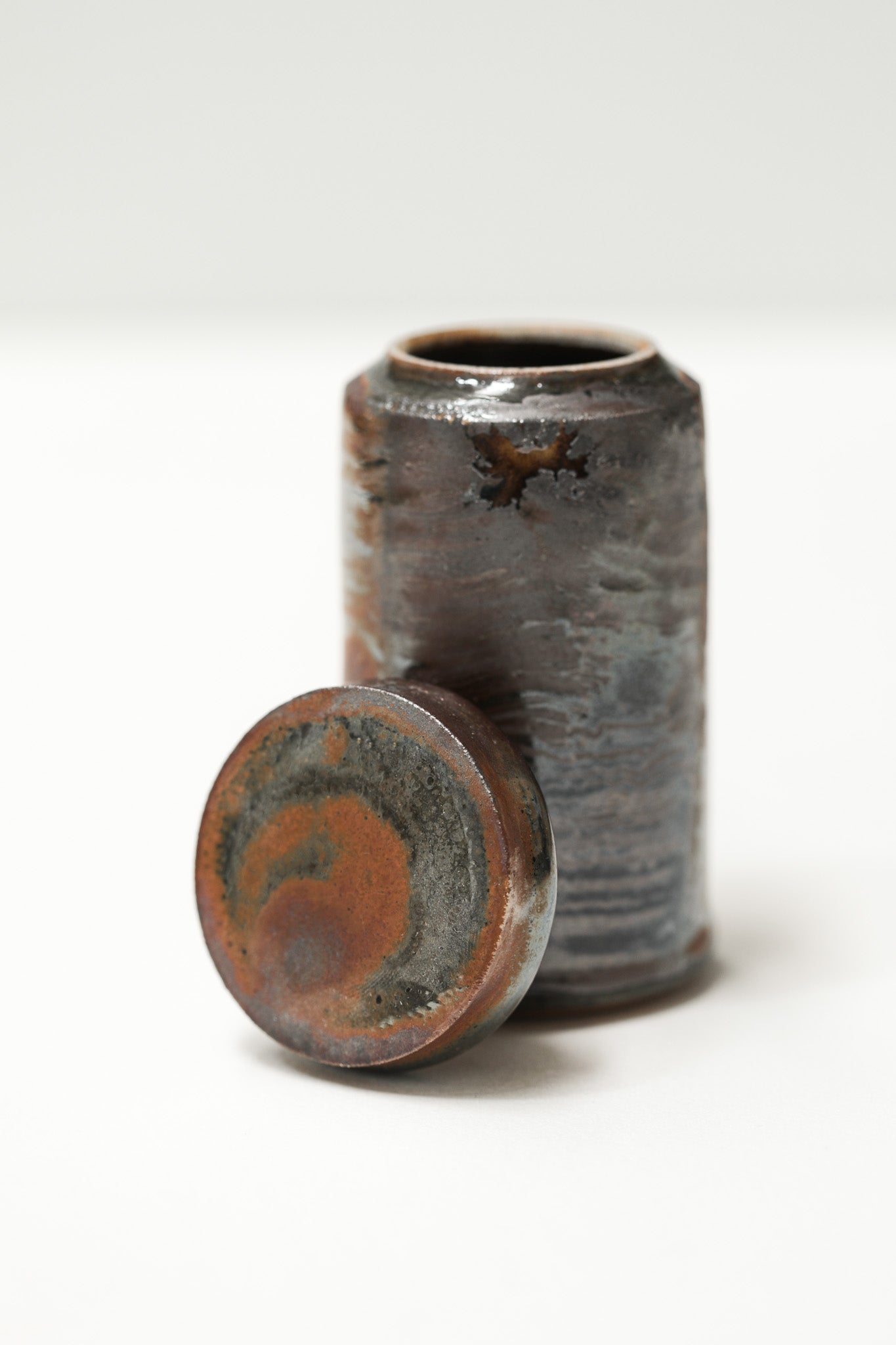 Florian Gadsby: Small Lidded Jar