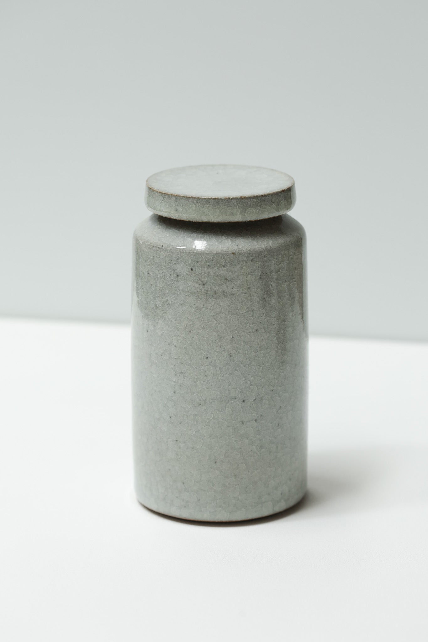 Florian Gadsby: Angular Lidded Urn