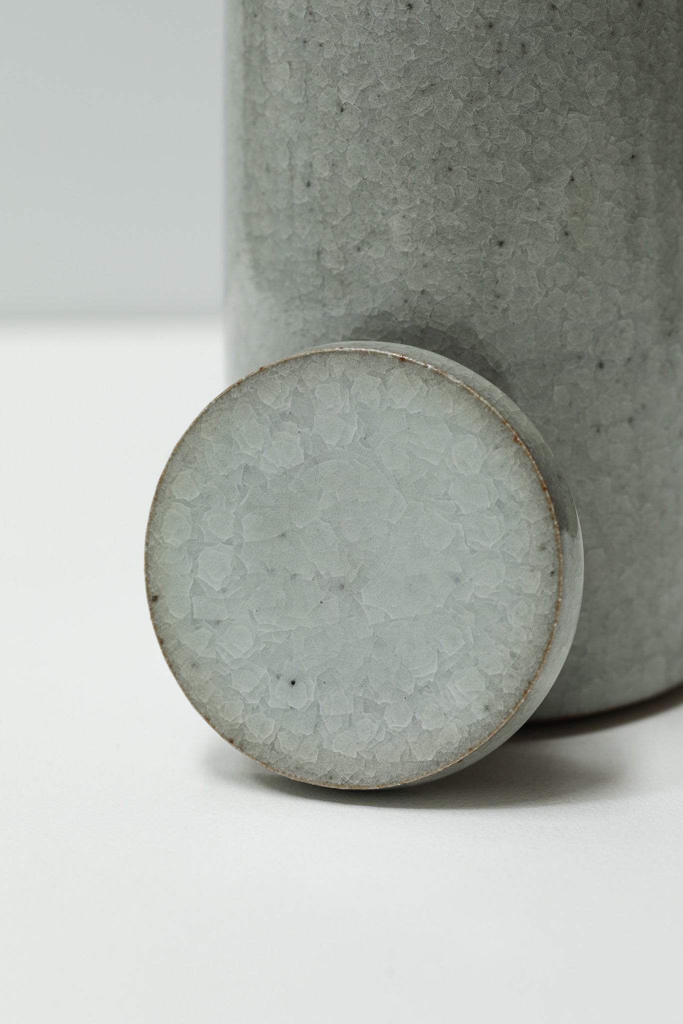 Florian Gadsby: Angular Lidded Urn