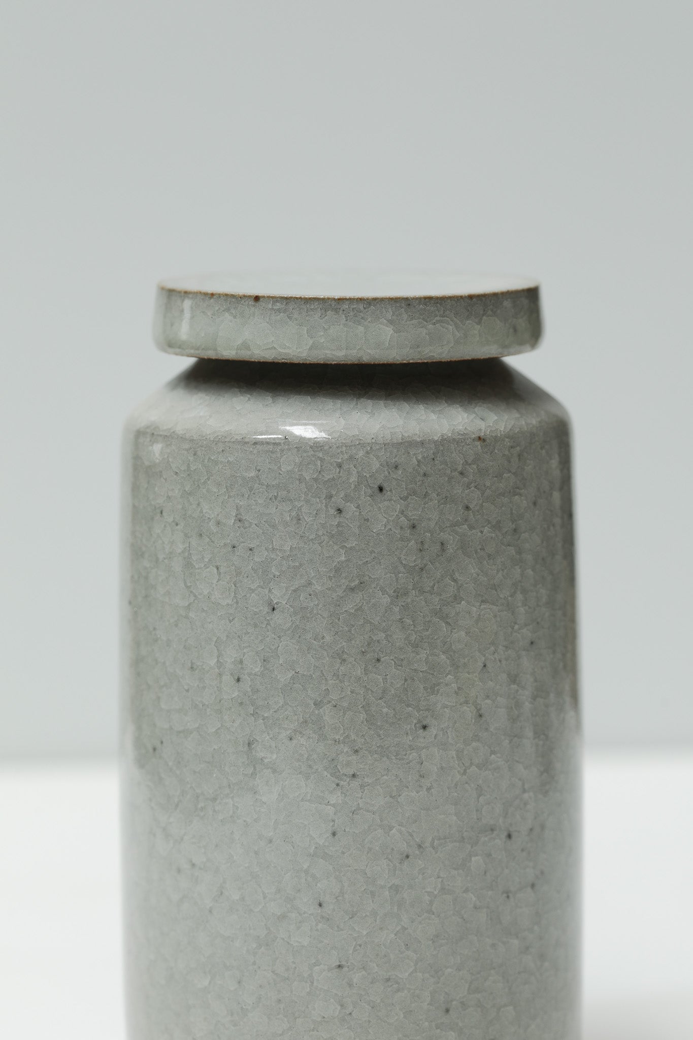Florian Gadsby: Angular Lidded Urn