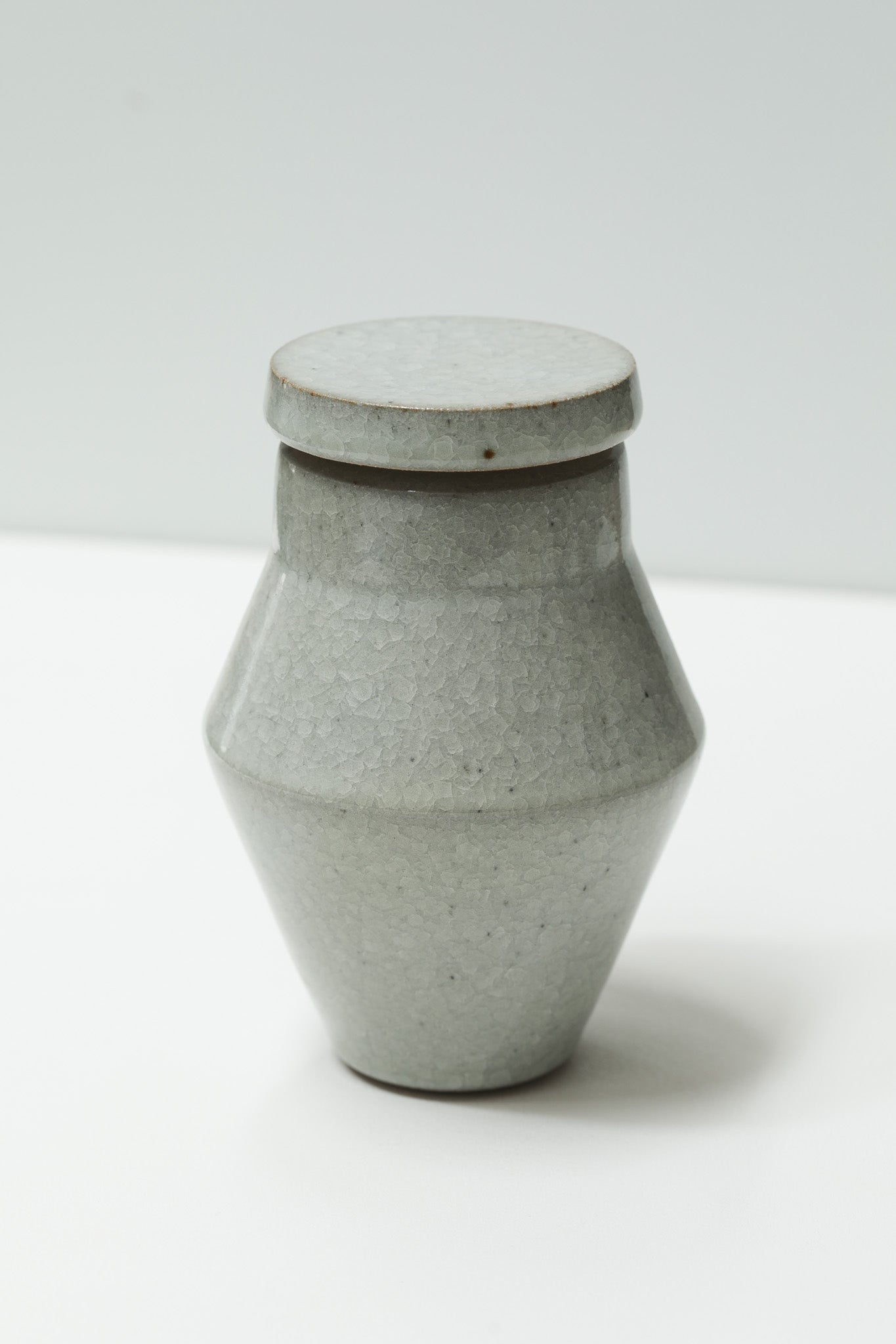Florian Gadsby: Angular Lidded Urn