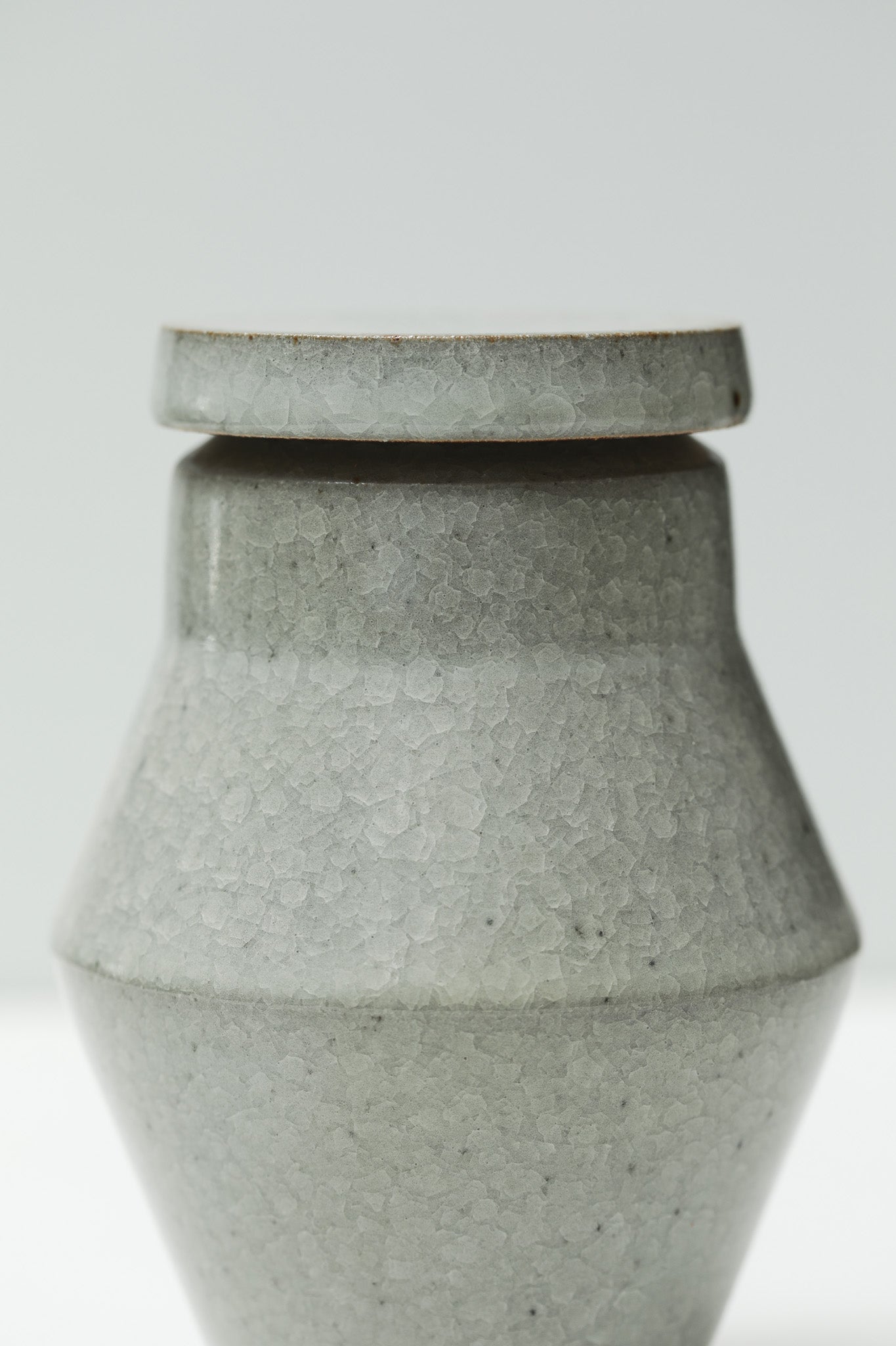 Florian Gadsby: Angular Lidded Urn