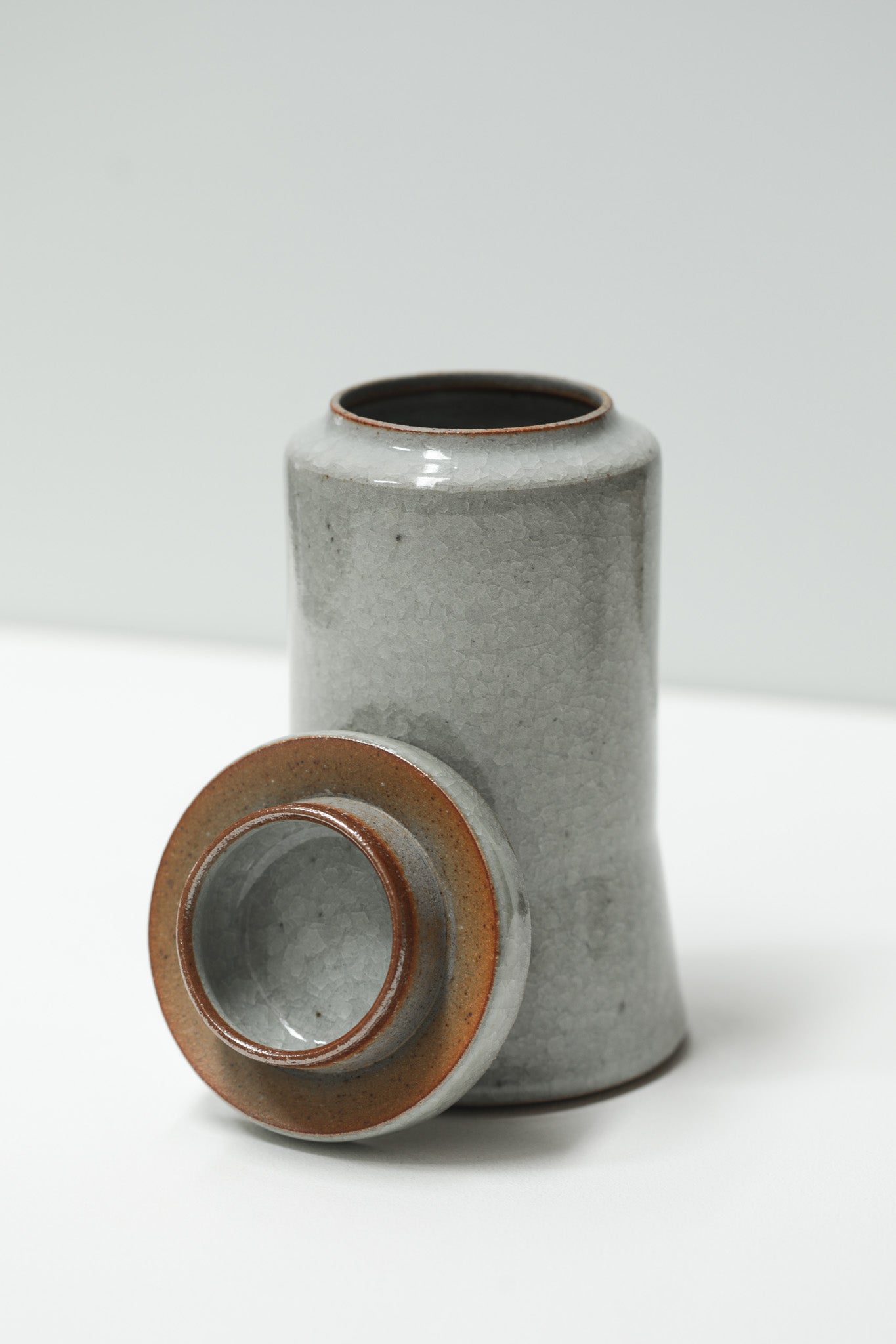 Florian Gadsby: Angular Lidded Urn