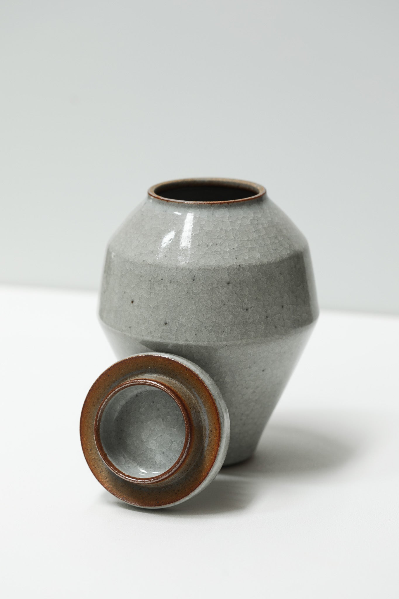 Florian Gadsby: Angular Lidded Urn